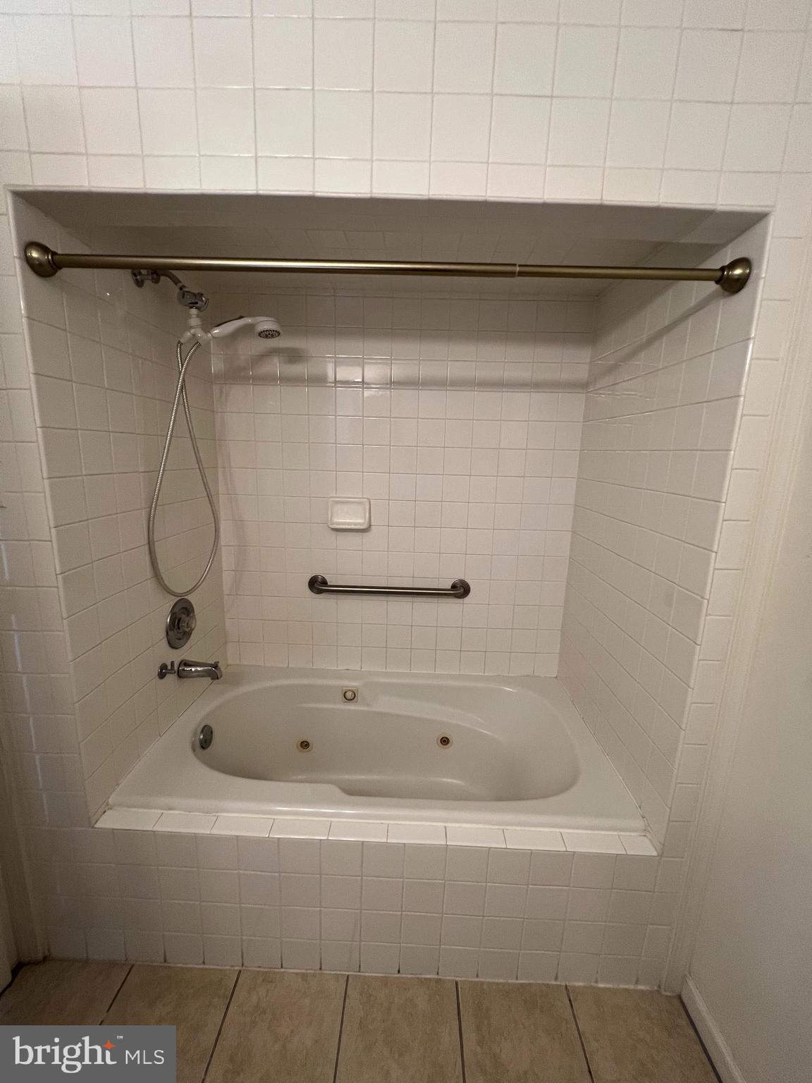 STUART MECHANIC - Residential Lease