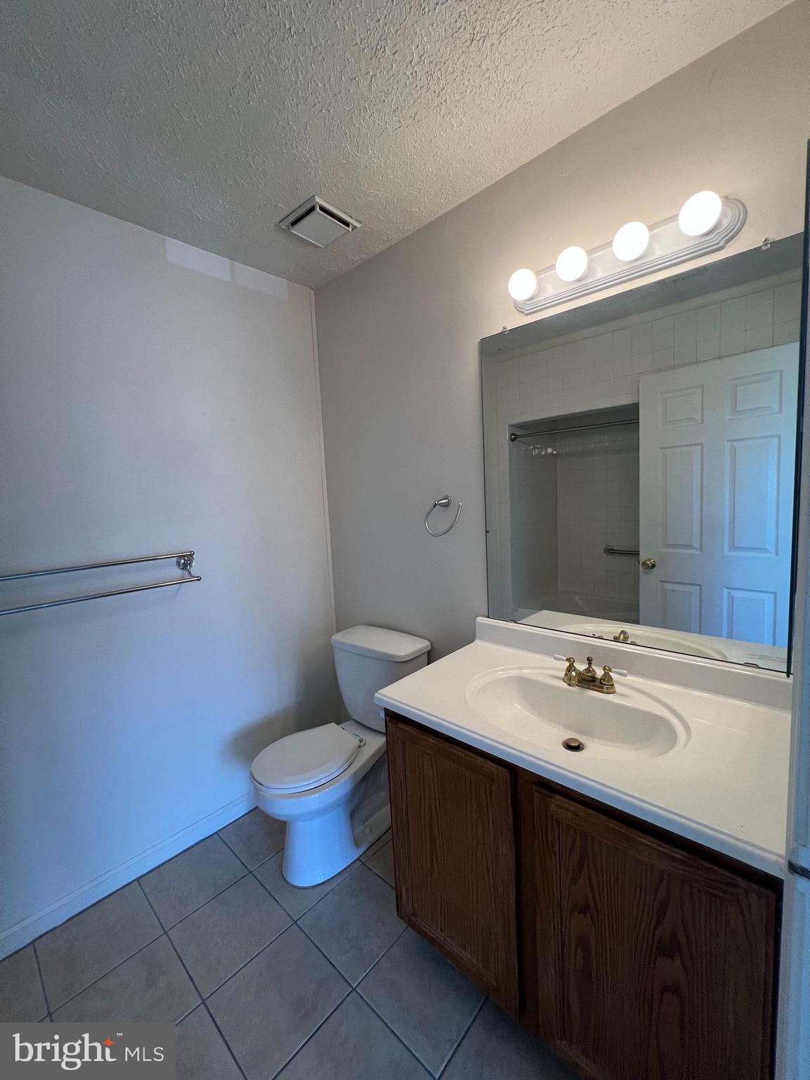 STUART MECHANIC - Residential Lease