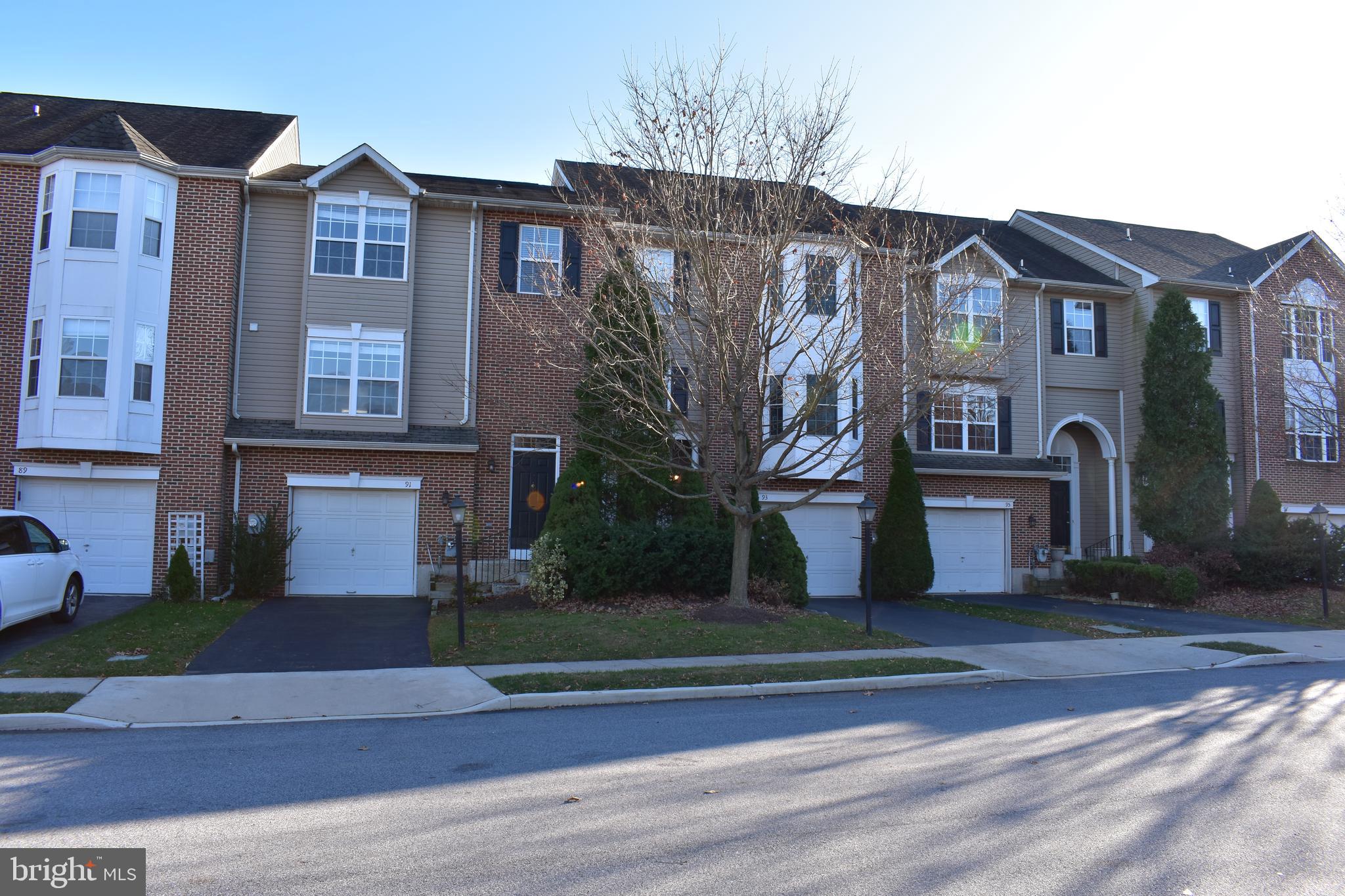 HUNT CLUB - Residential Lease