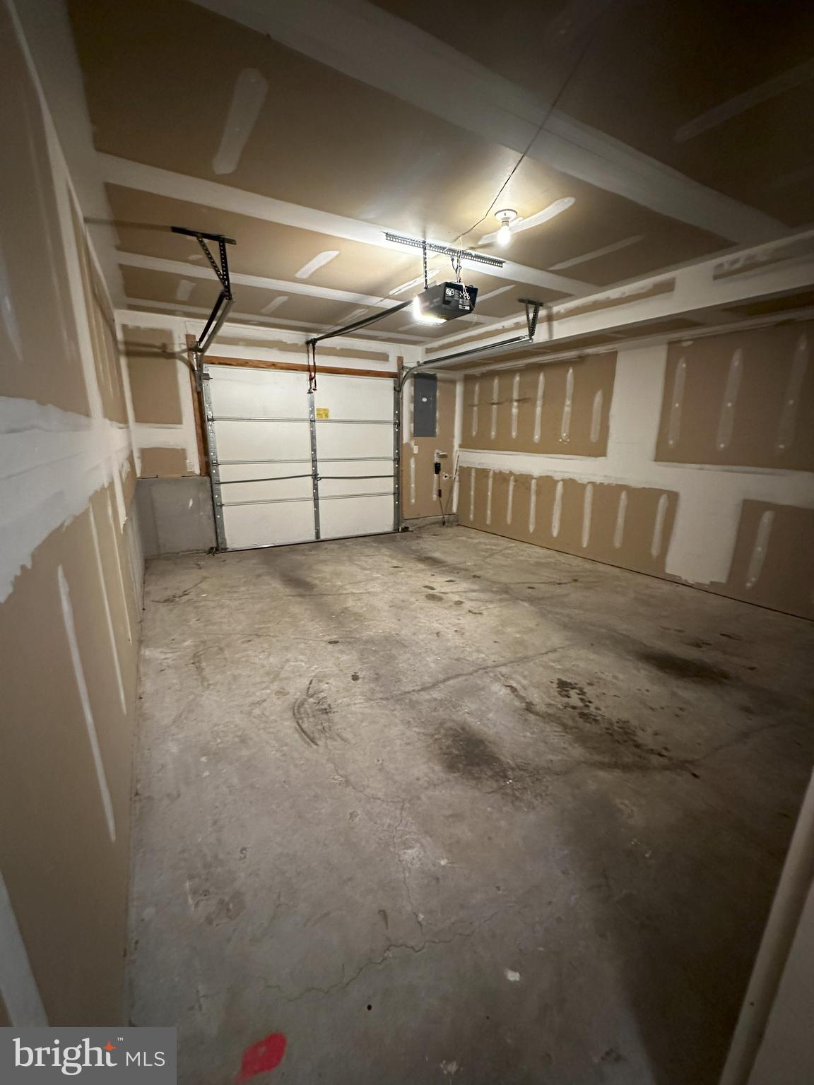 HUNT CLUB - Residential Lease