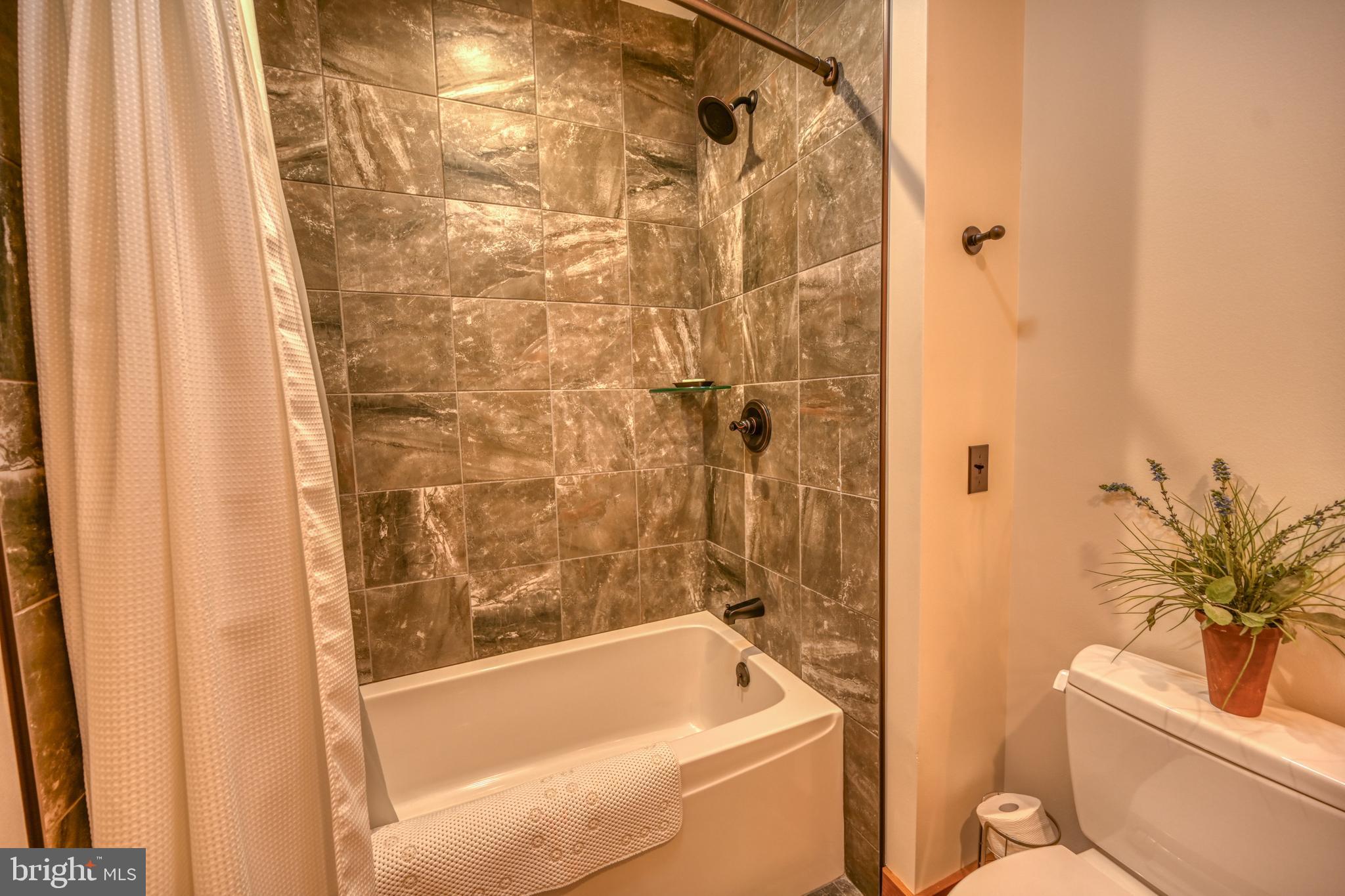 TURKEY NECK ESTATES - Residential