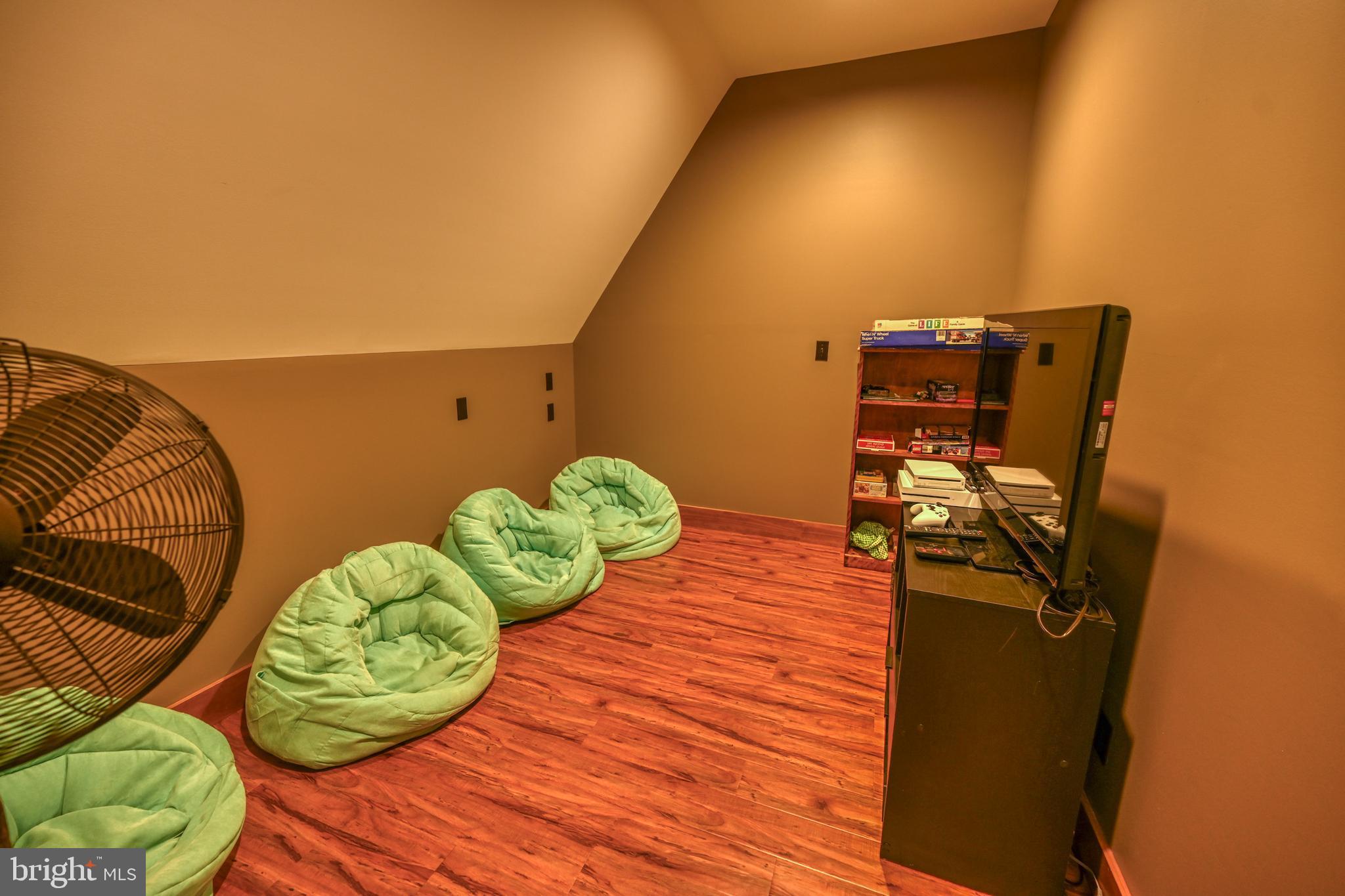 TURKEY NECK ESTATES - Residential