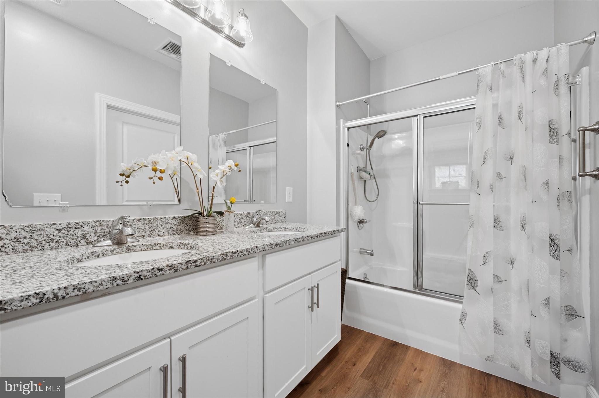 RESIDENCES AT BROOKHAVEN GLEN - Residential