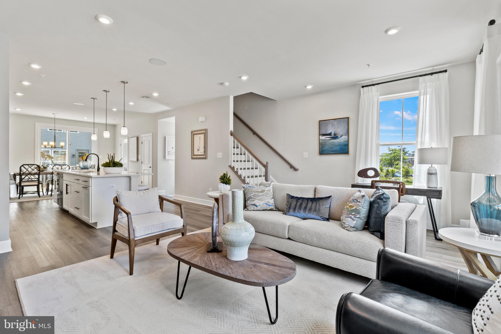 GATEWAY WEST - Residential