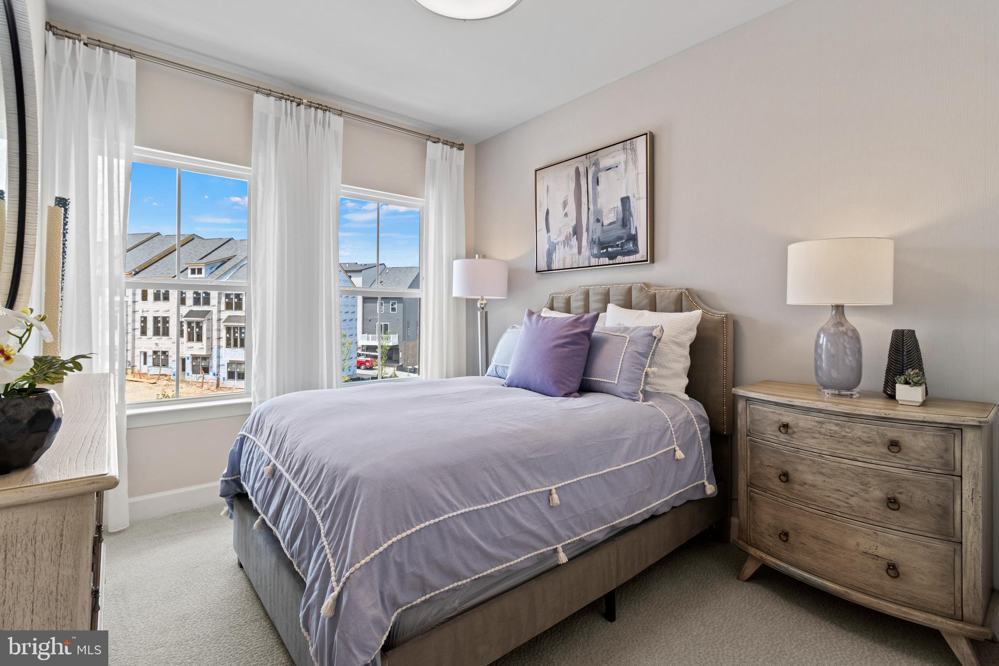 GATEWAY WEST - Residential