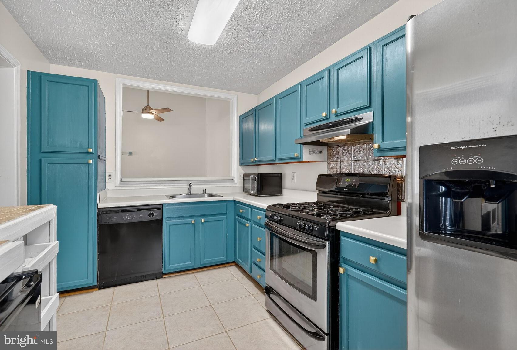 WINDBROOKE - Residential