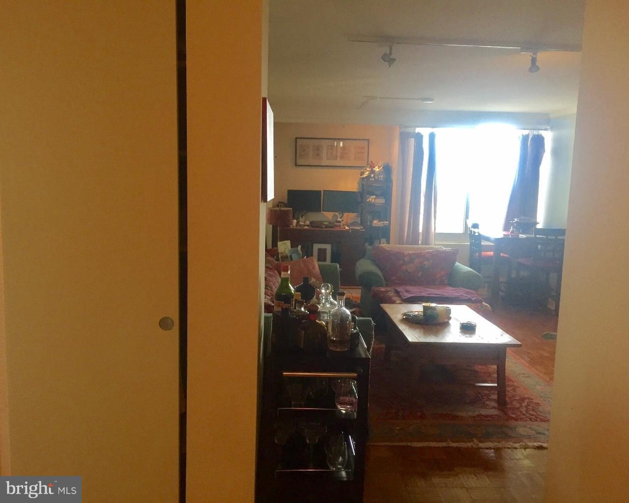 WASHINGTON SQ - Residential Lease