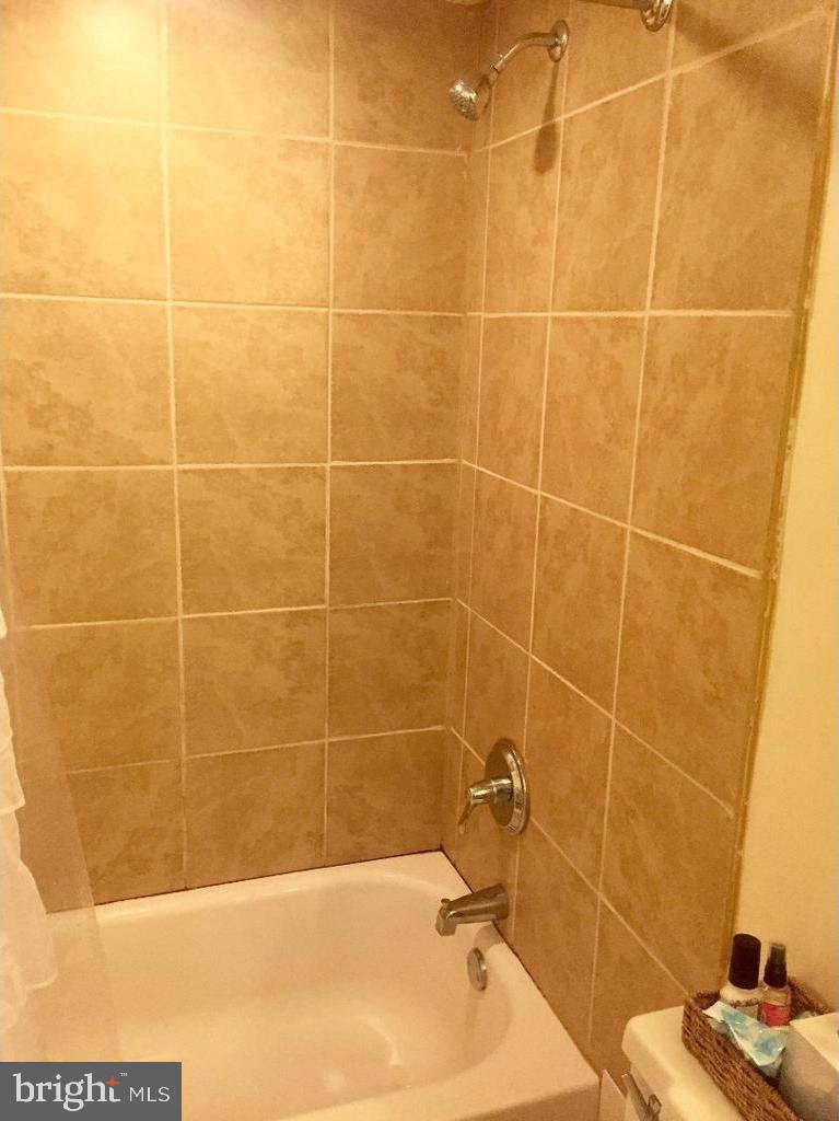 WASHINGTON SQ - Residential Lease