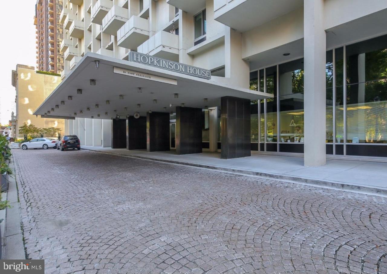 WASHINGTON SQ - Residential Lease