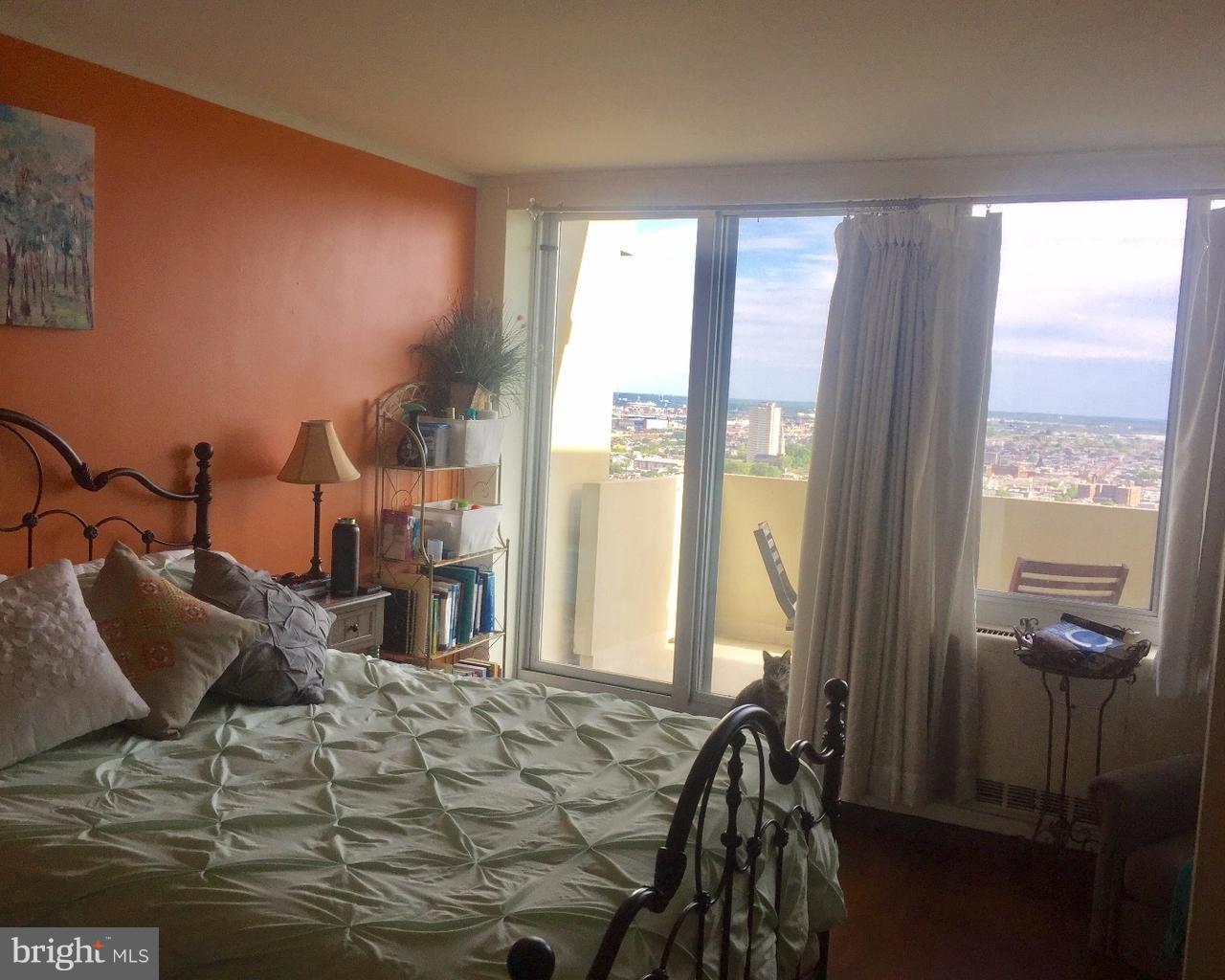 WASHINGTON SQ - Residential Lease