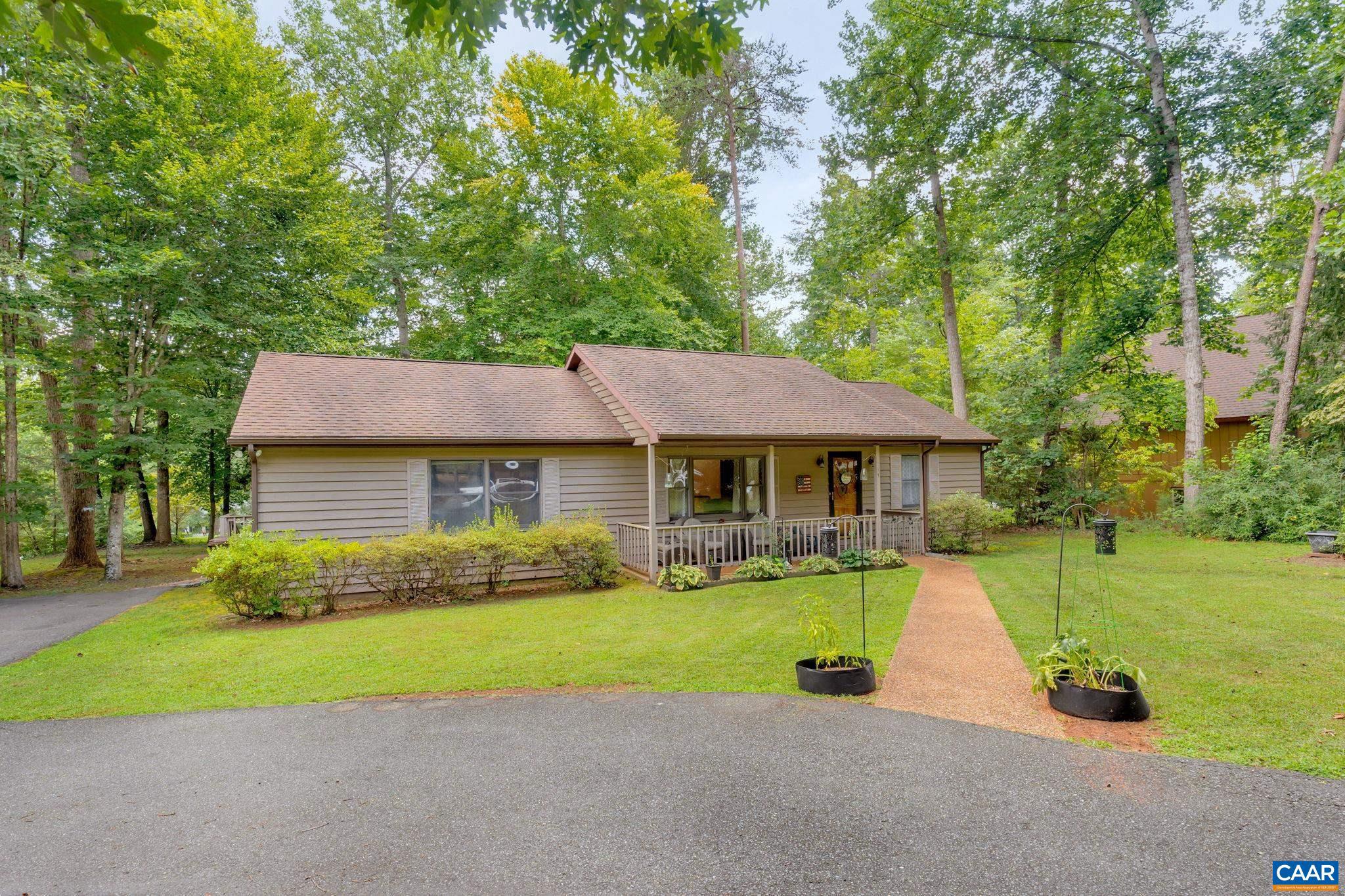 LAKE MONTICELLO - Residential