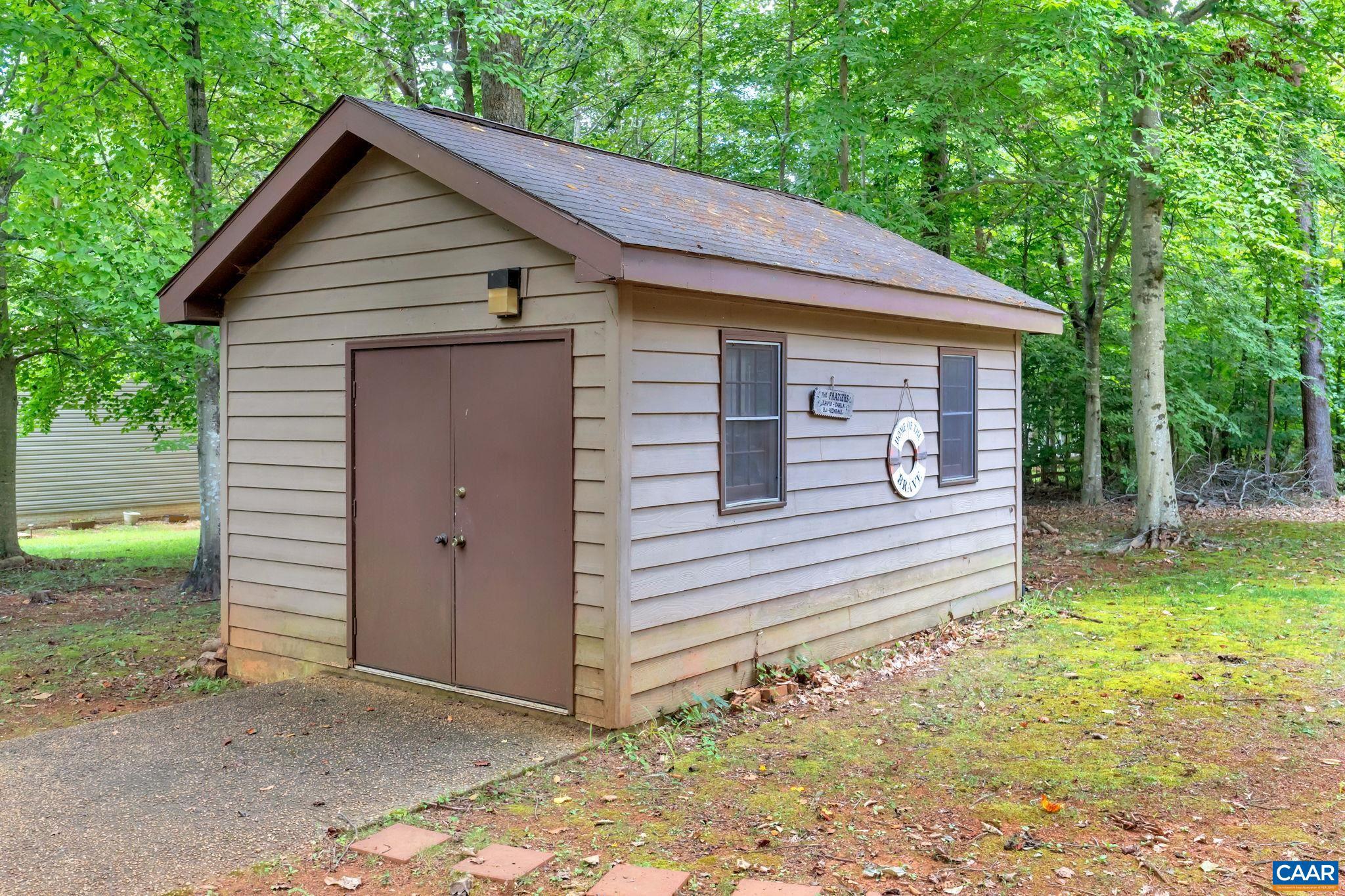 LAKE MONTICELLO - Residential