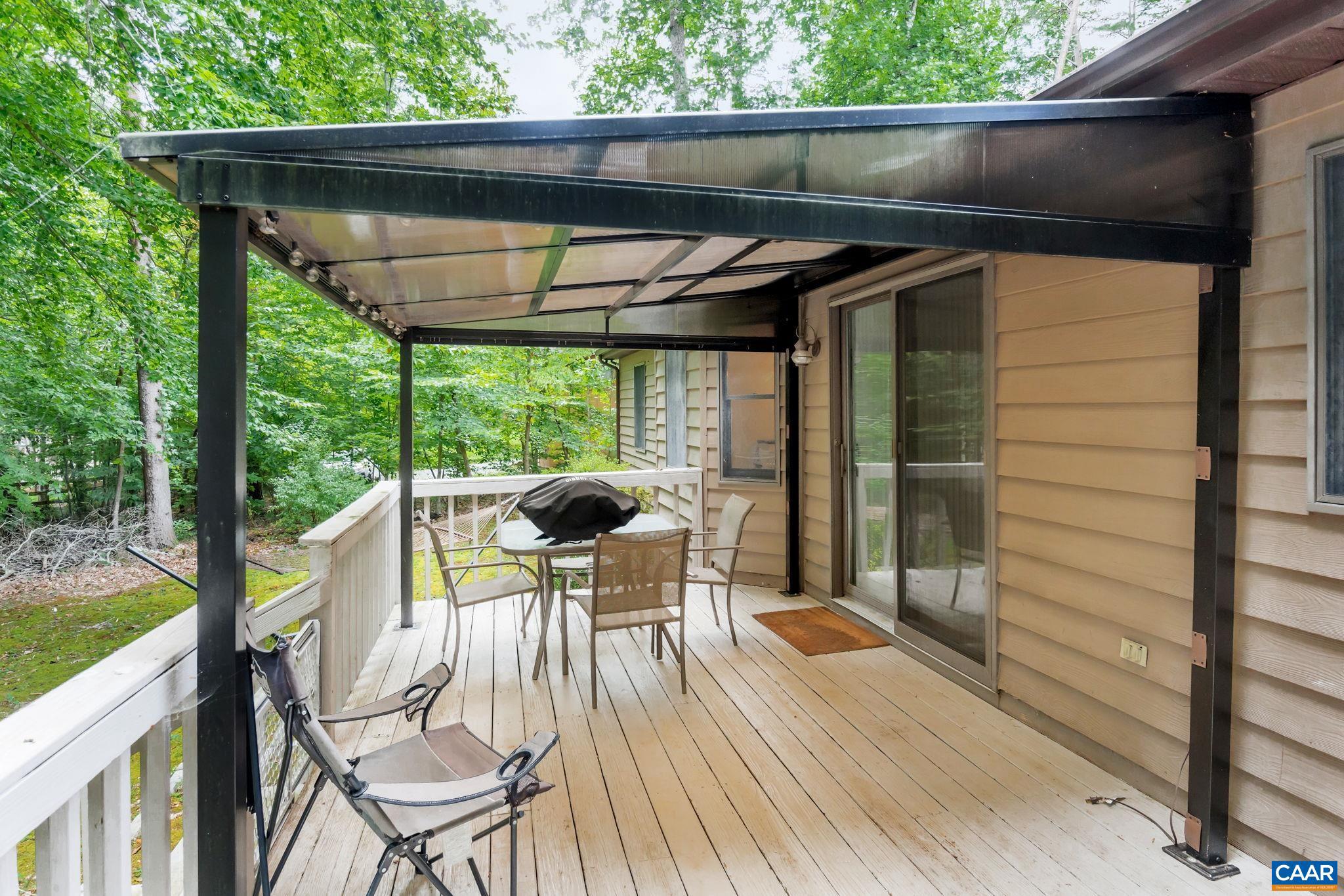 LAKE MONTICELLO - Residential