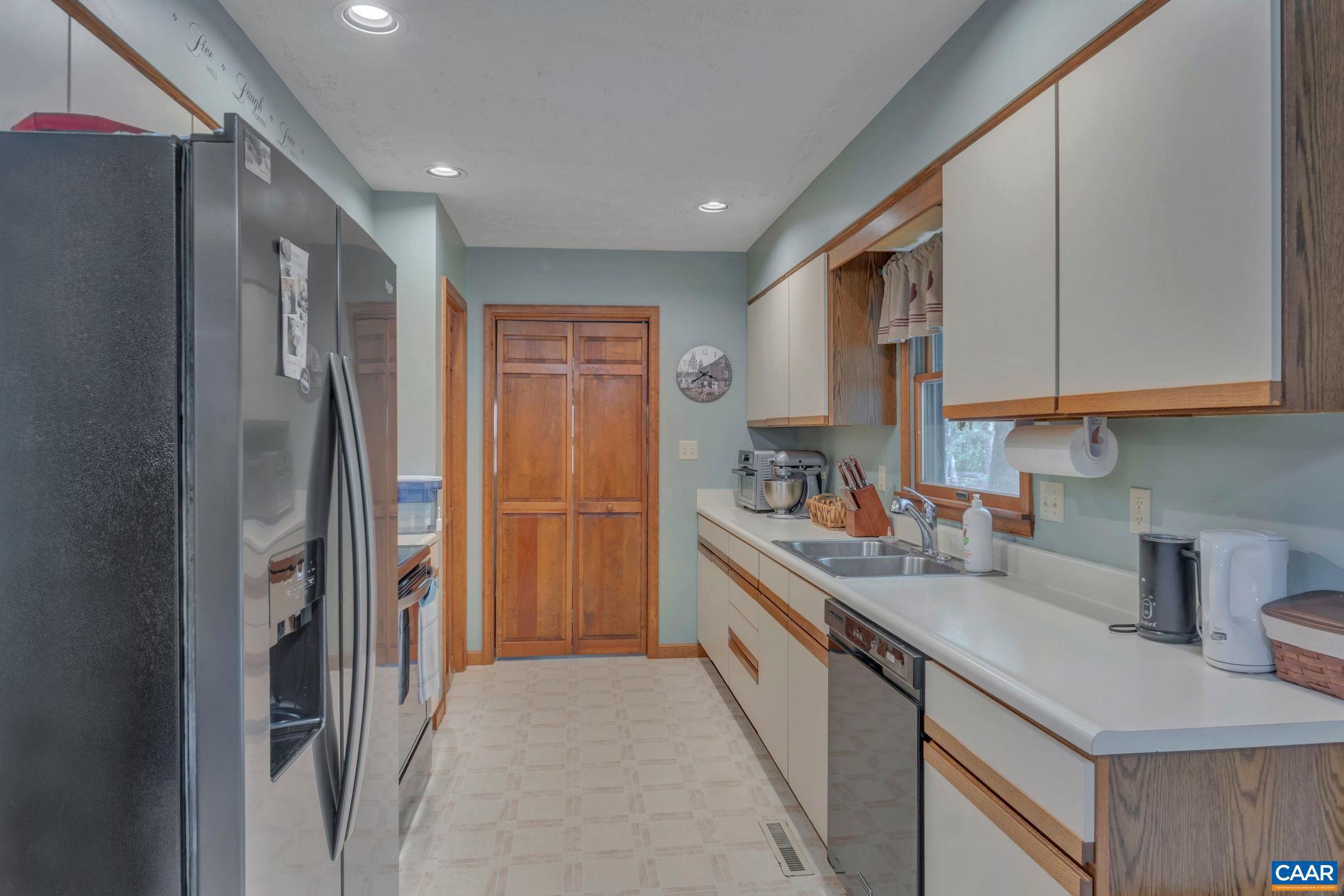 LAKE MONTICELLO - Residential