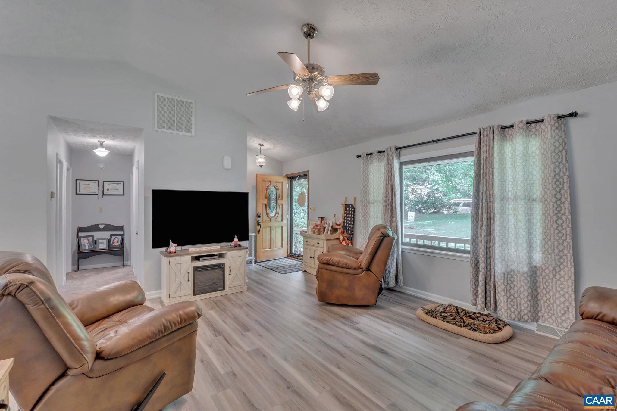 LAKE MONTICELLO - Residential