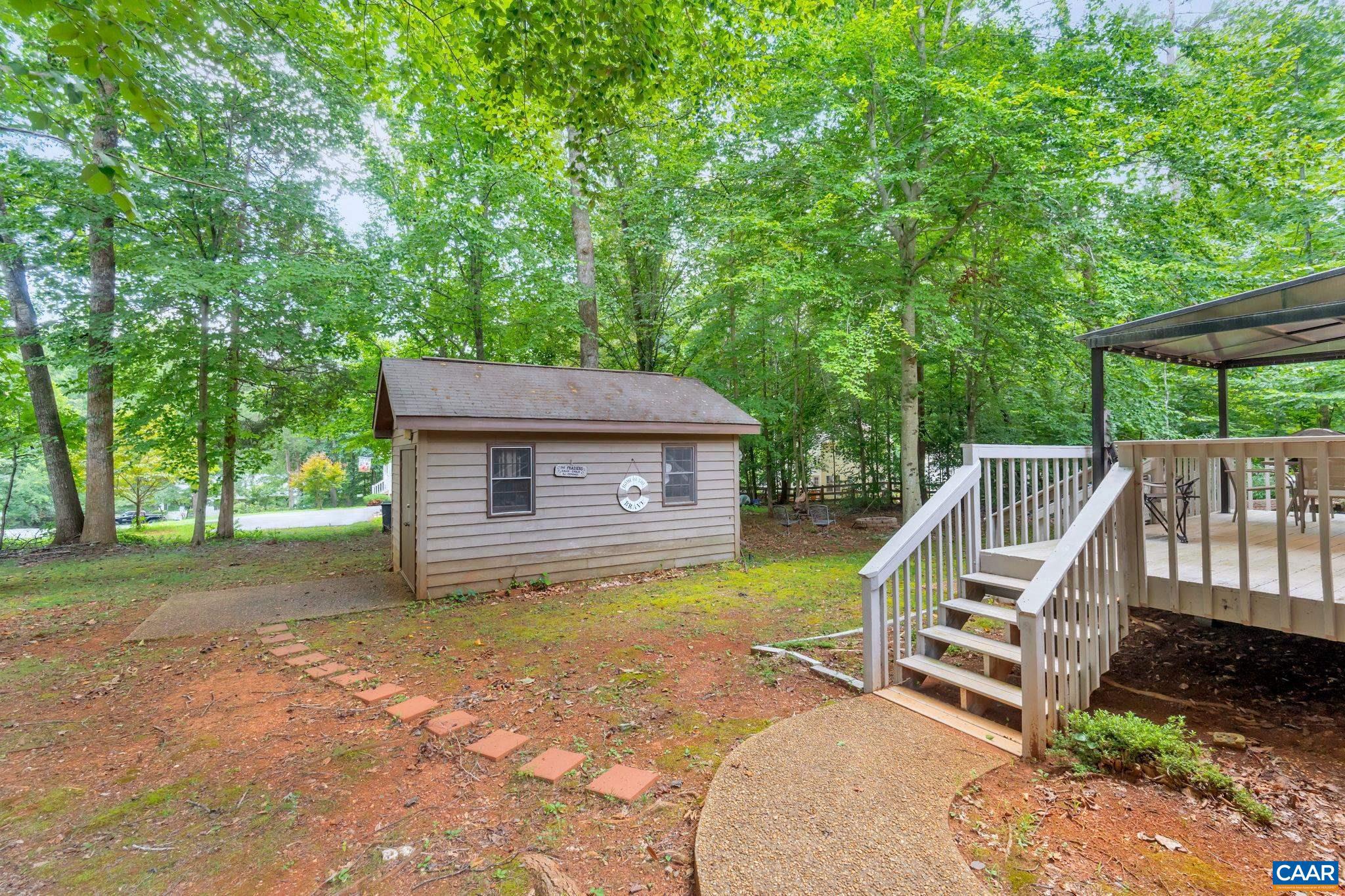 LAKE MONTICELLO - Residential