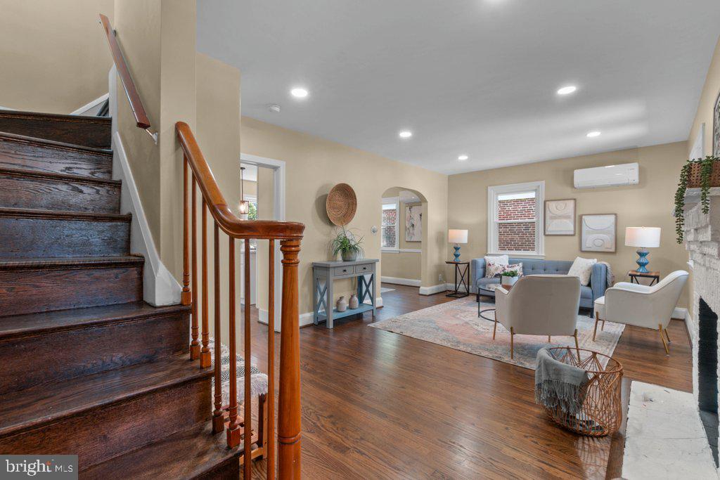LINWOOD - Residential