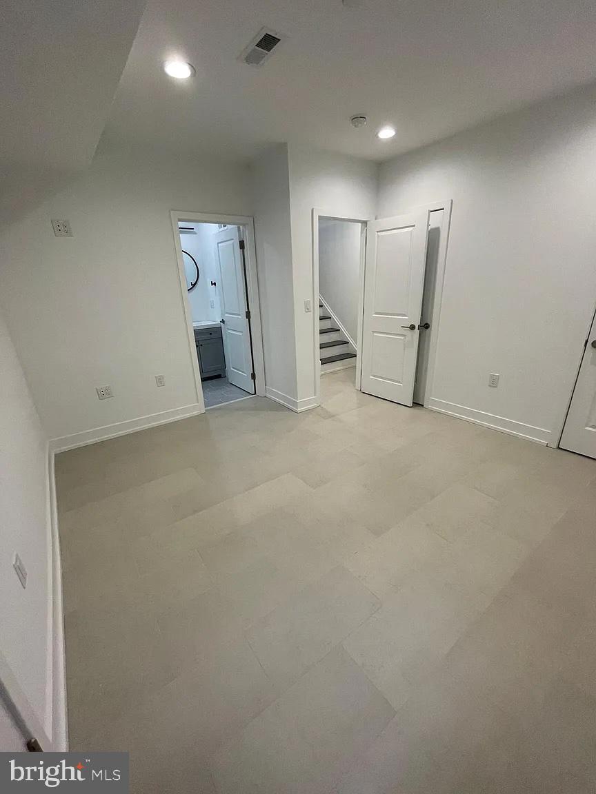 OLDE RICHMOND - Residential Lease