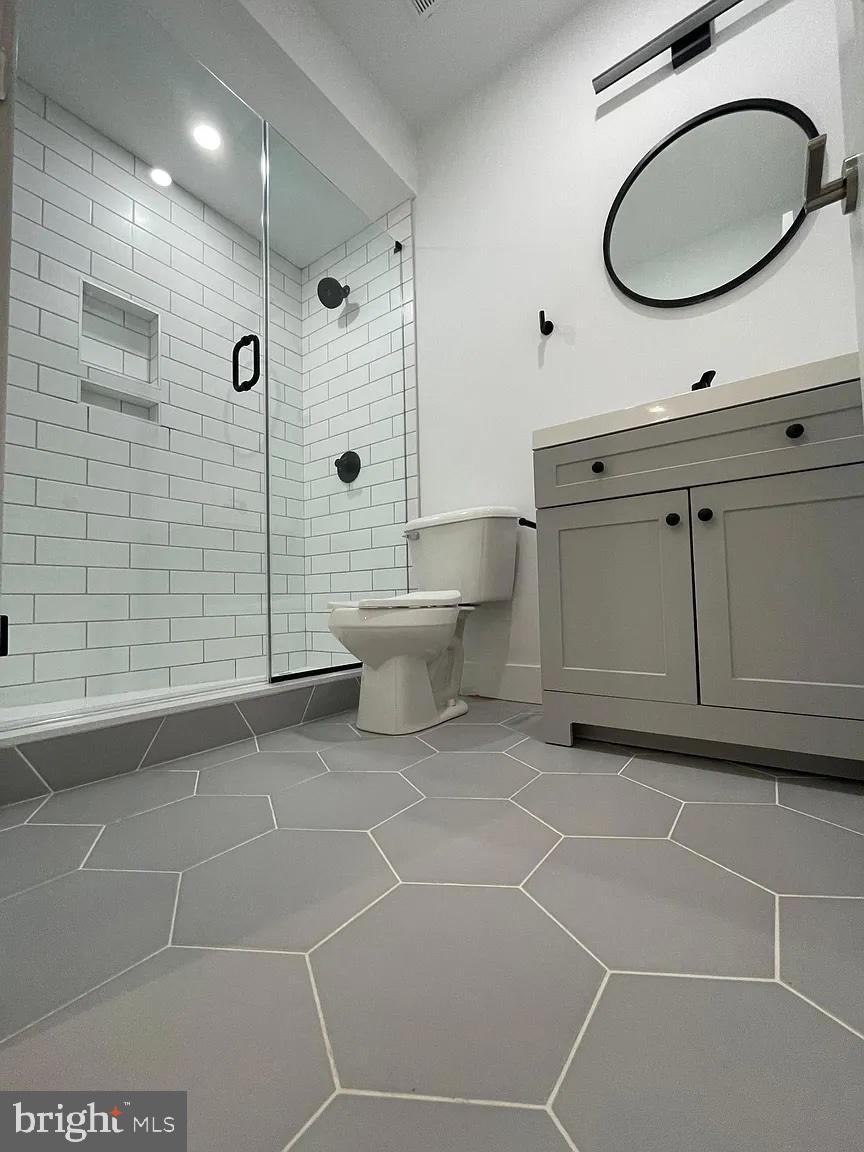 OLDE RICHMOND - Residential Lease