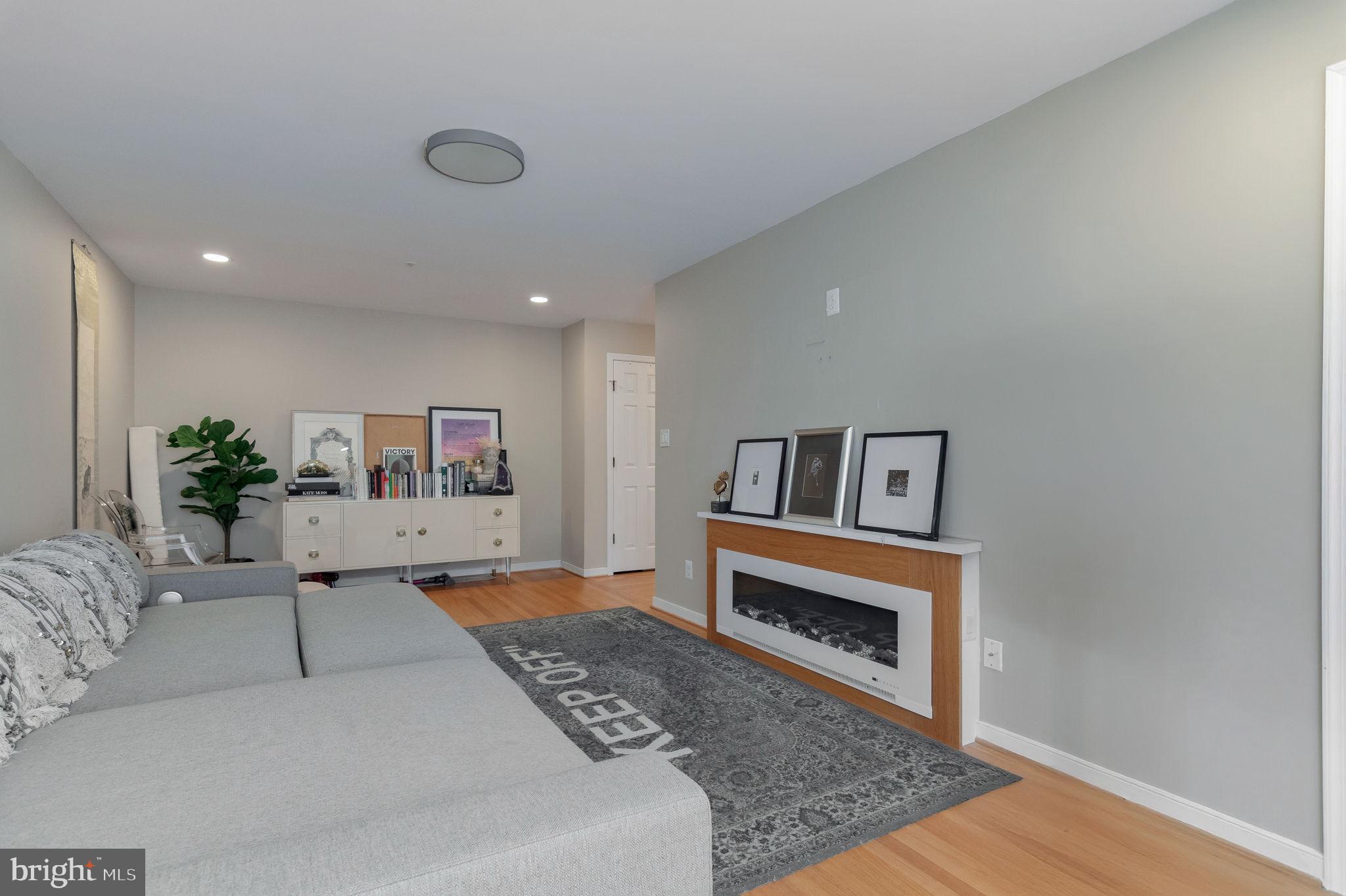 ROCKCREST - Residential