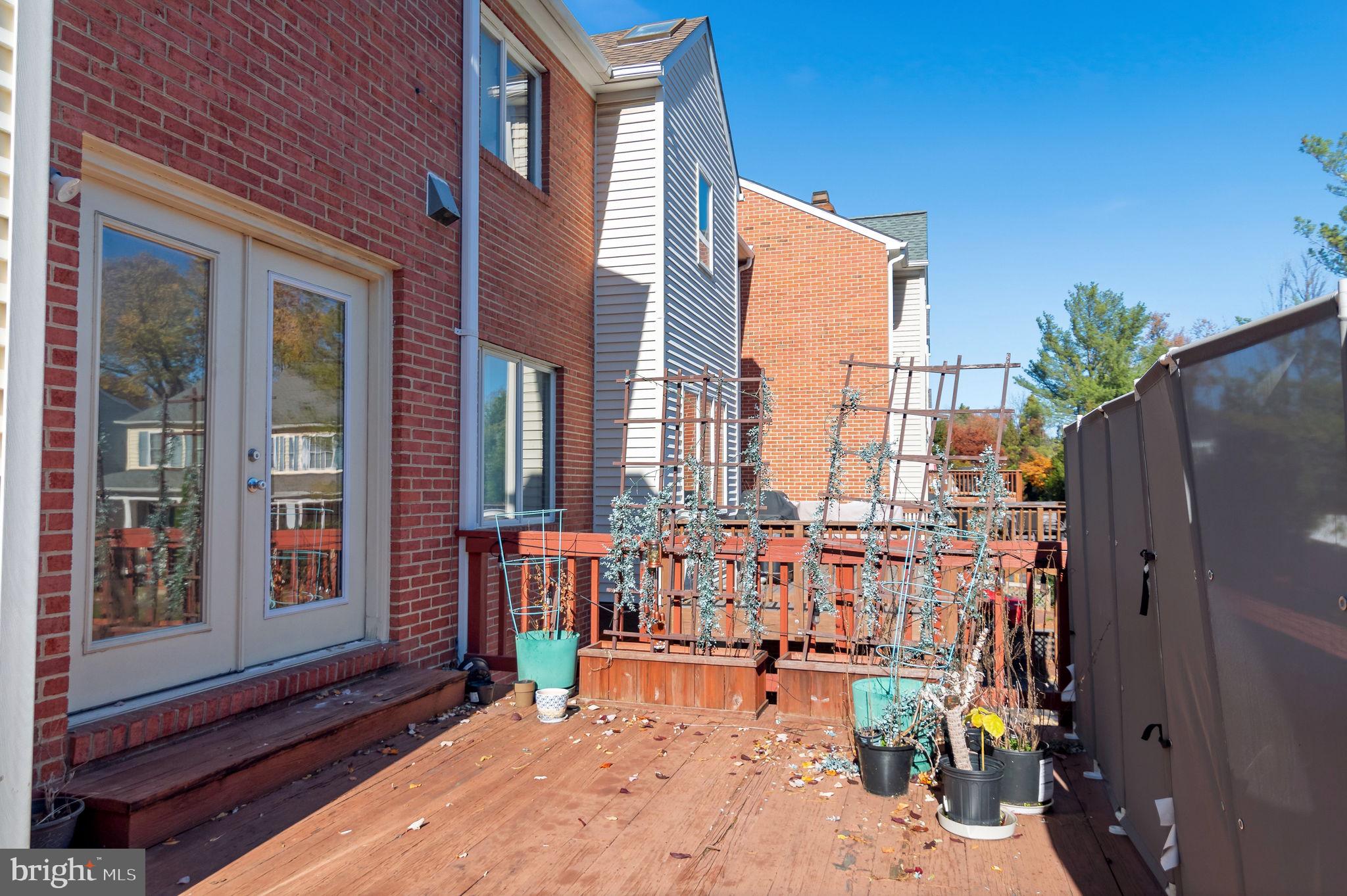 ROCKCREST - Residential