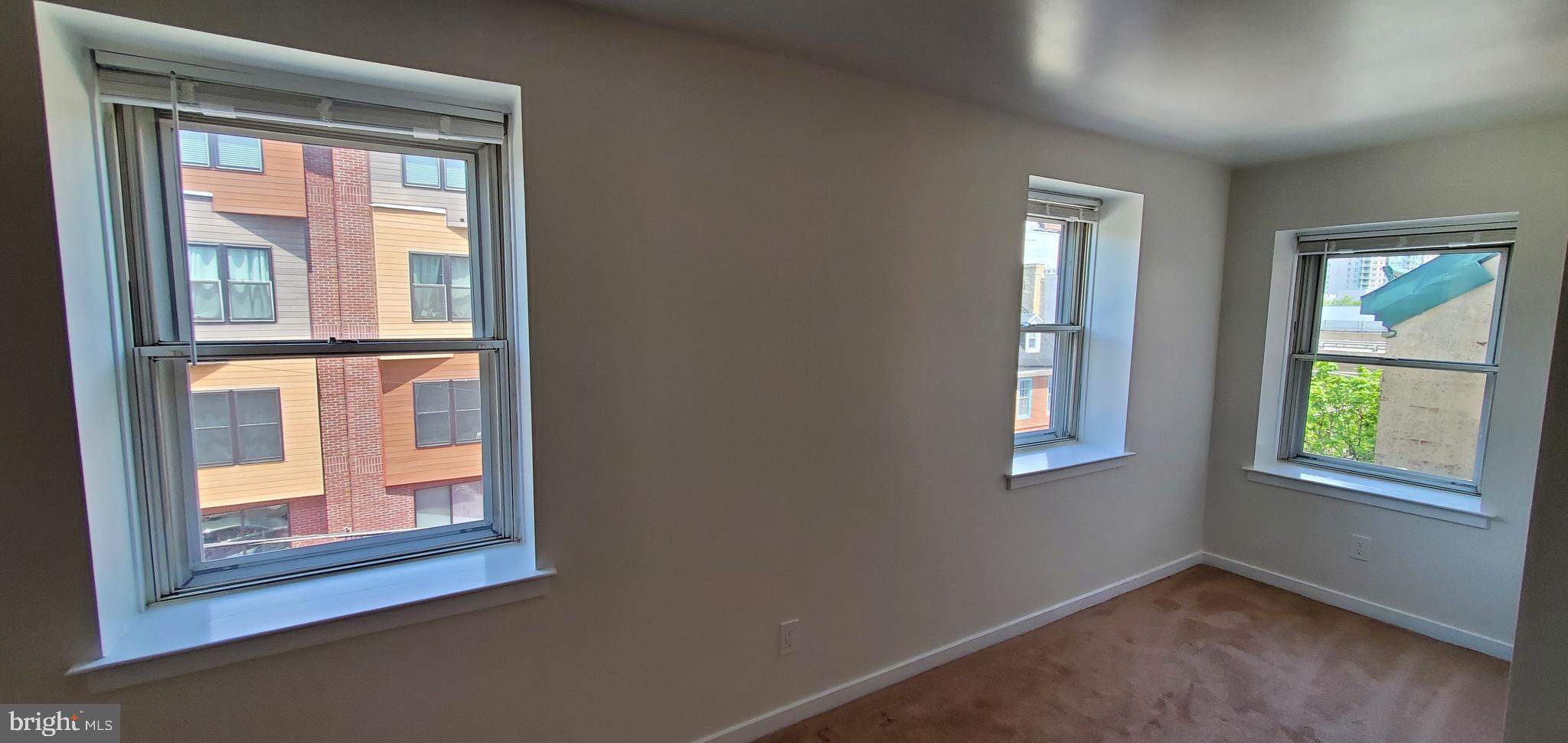 NORTHERN LIBERTIES - Commercial Sale