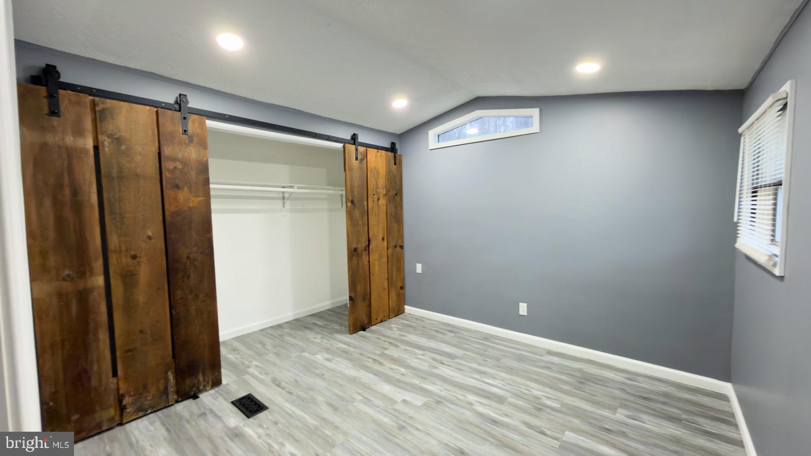 BUSH RIVER MANOR - Residential