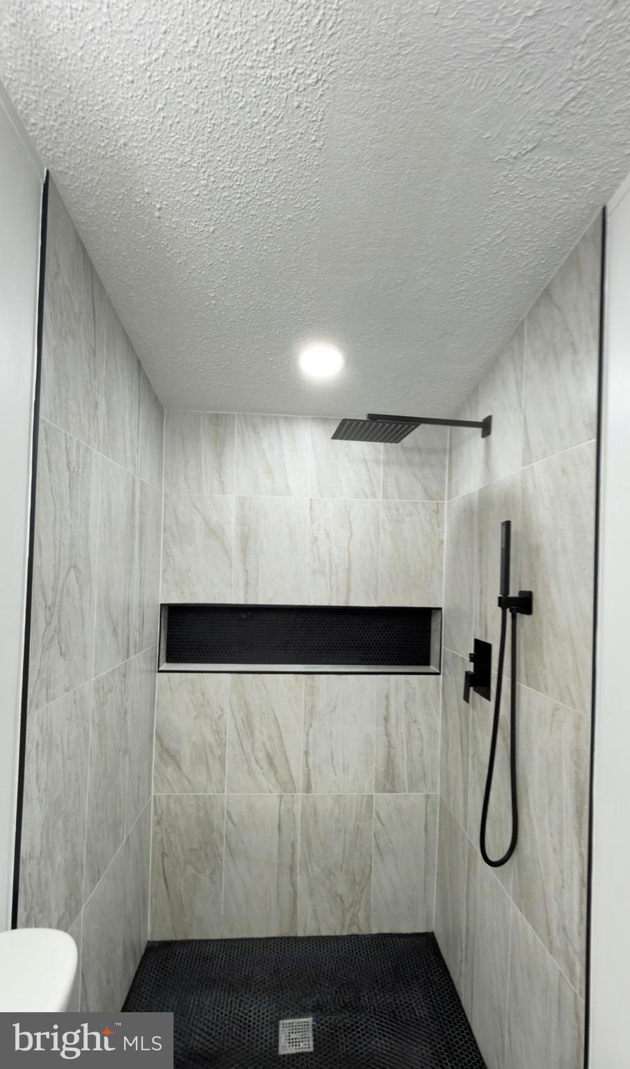 BUSH RIVER MANOR - Residential