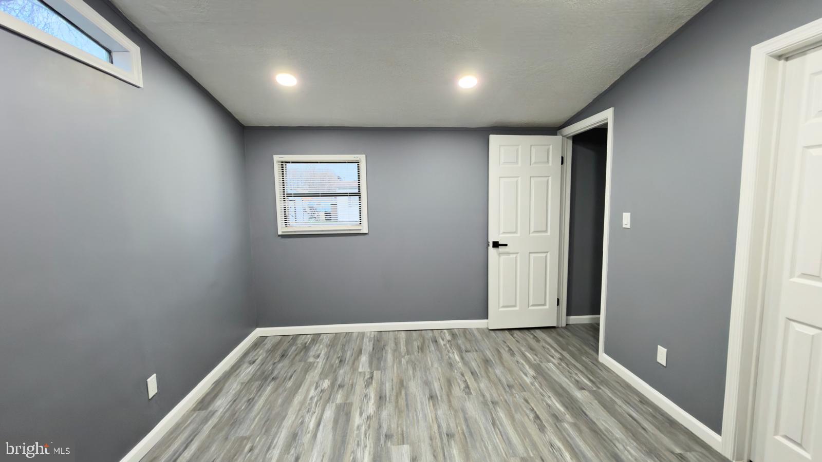 BUSH RIVER MANOR - Residential