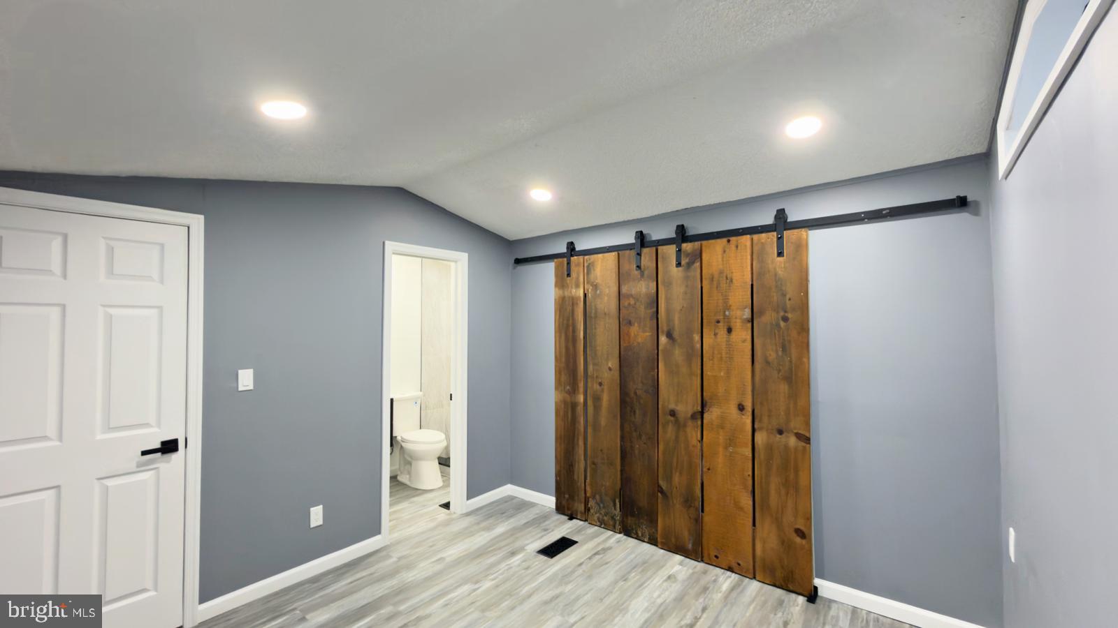 BUSH RIVER MANOR - Residential