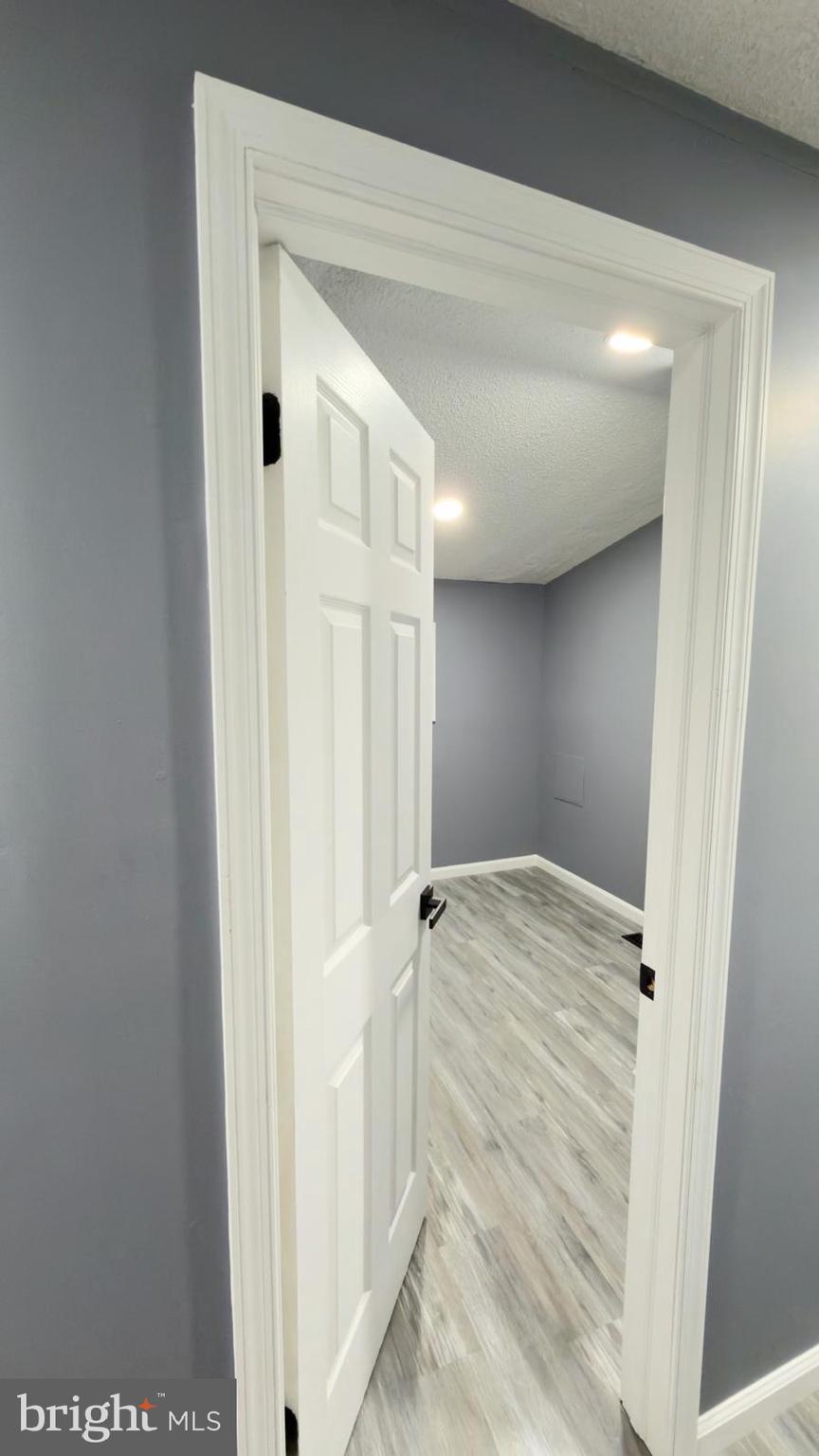 BUSH RIVER MANOR - Residential