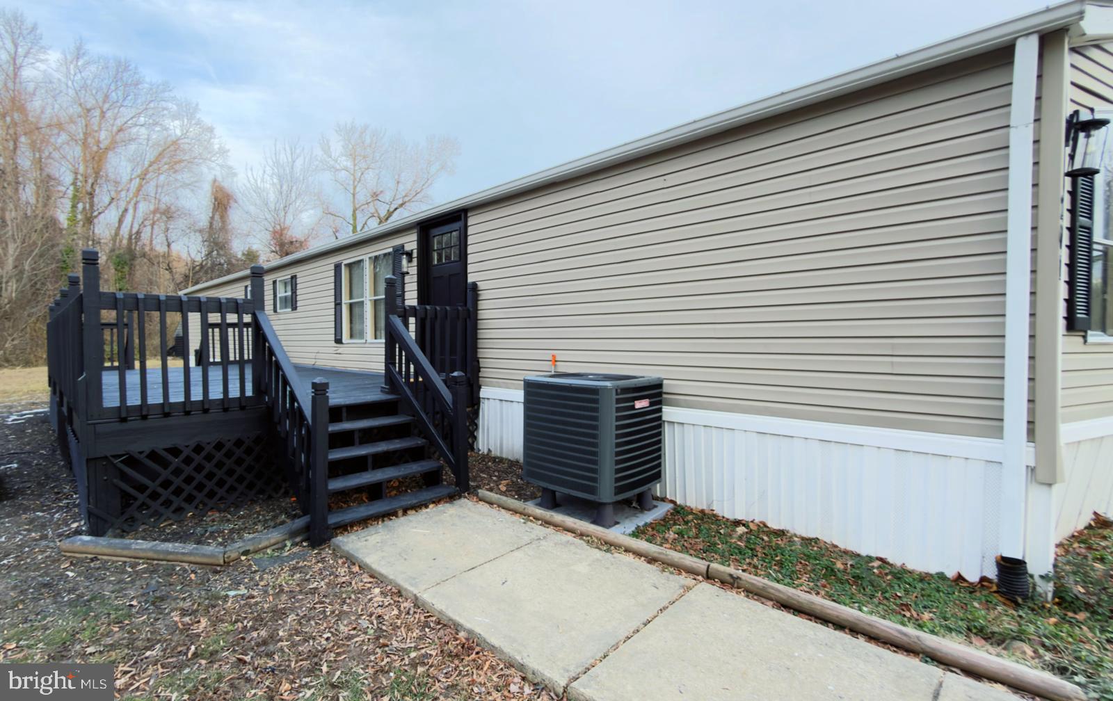 BUSH RIVER MANOR - Residential