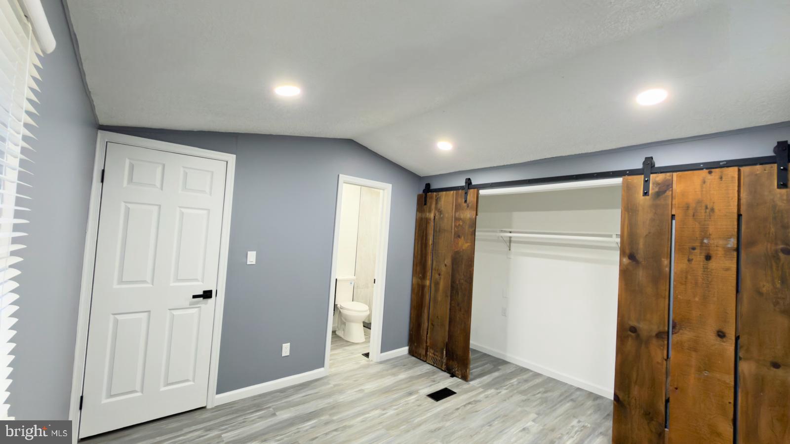 BUSH RIVER MANOR - Residential