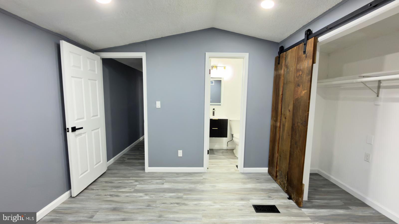 BUSH RIVER MANOR - Residential