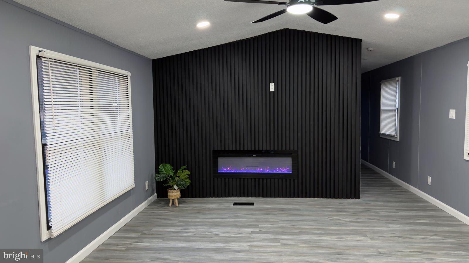 BUSH RIVER MANOR - Residential