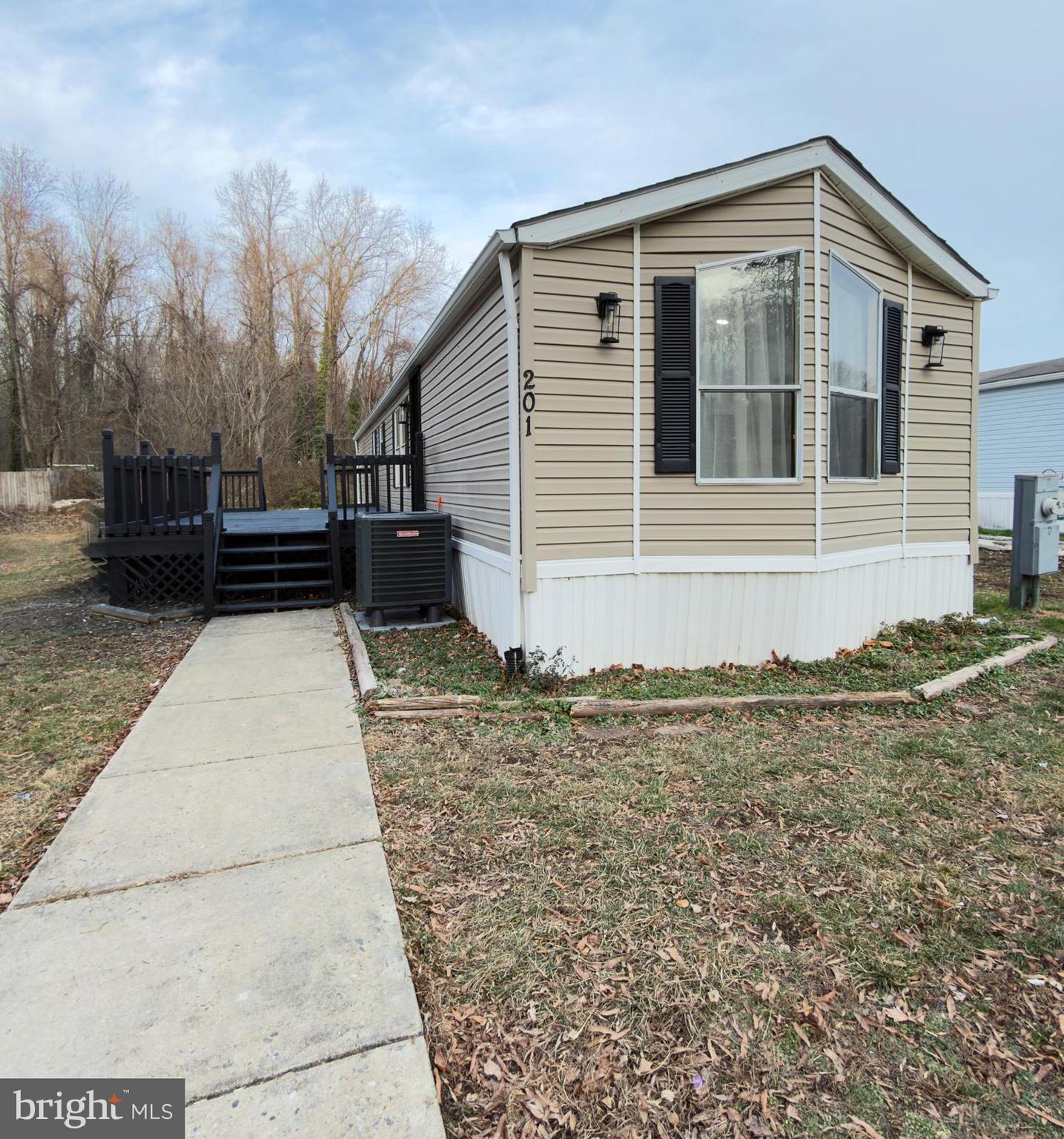 BUSH RIVER MANOR - Residential