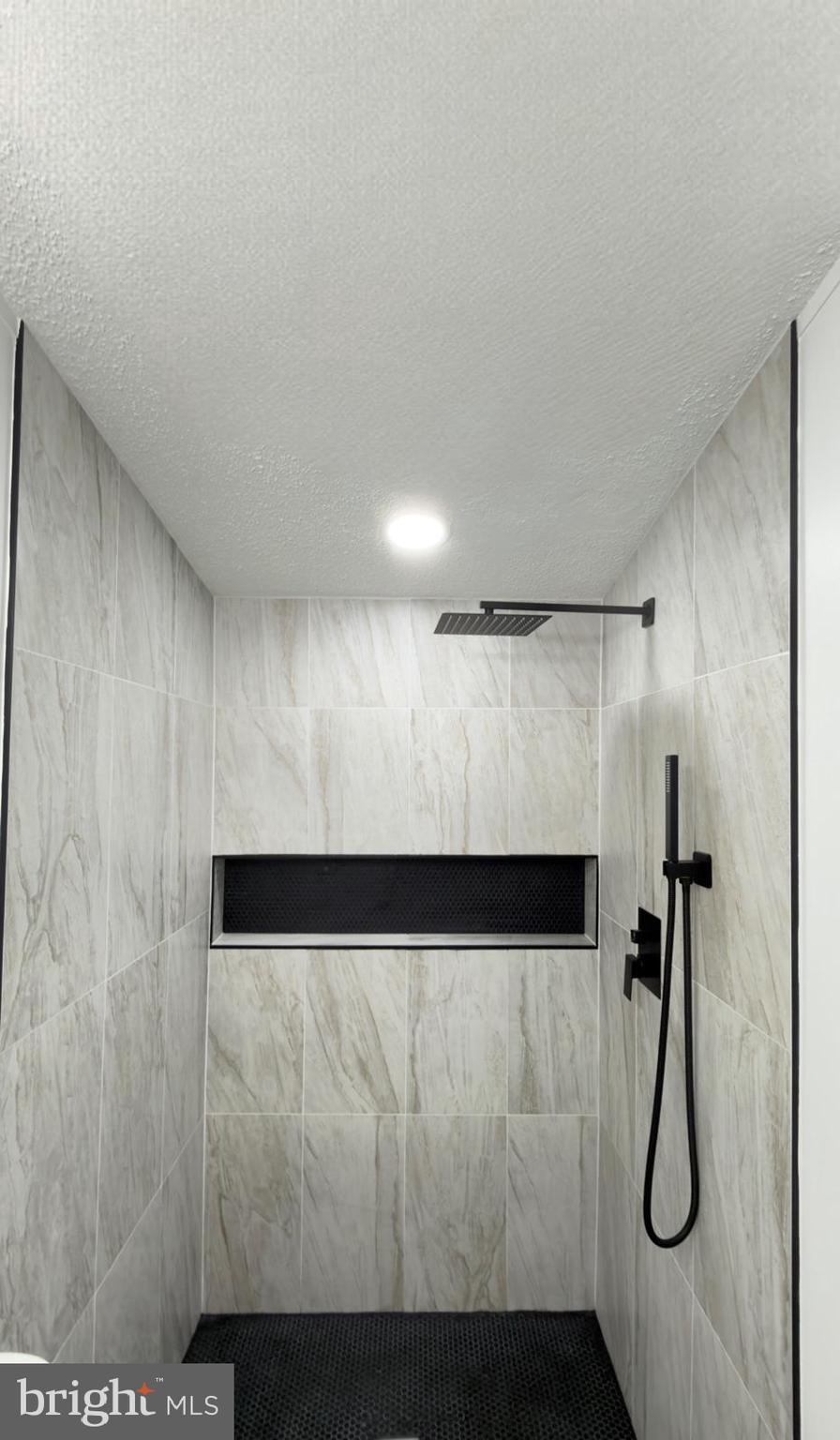 BUSH RIVER MANOR - Residential