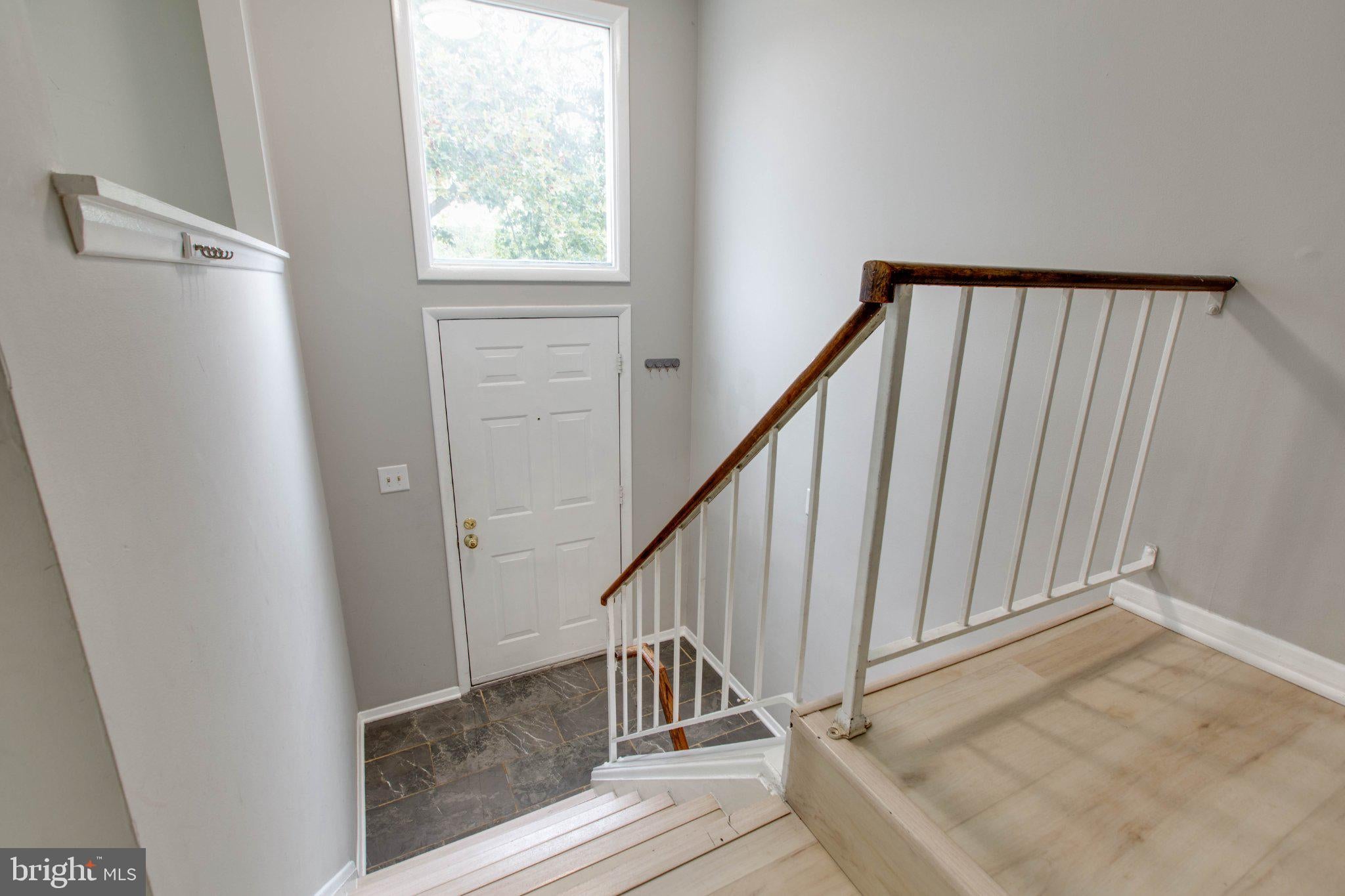 7717 HEATHERSIDE LANE