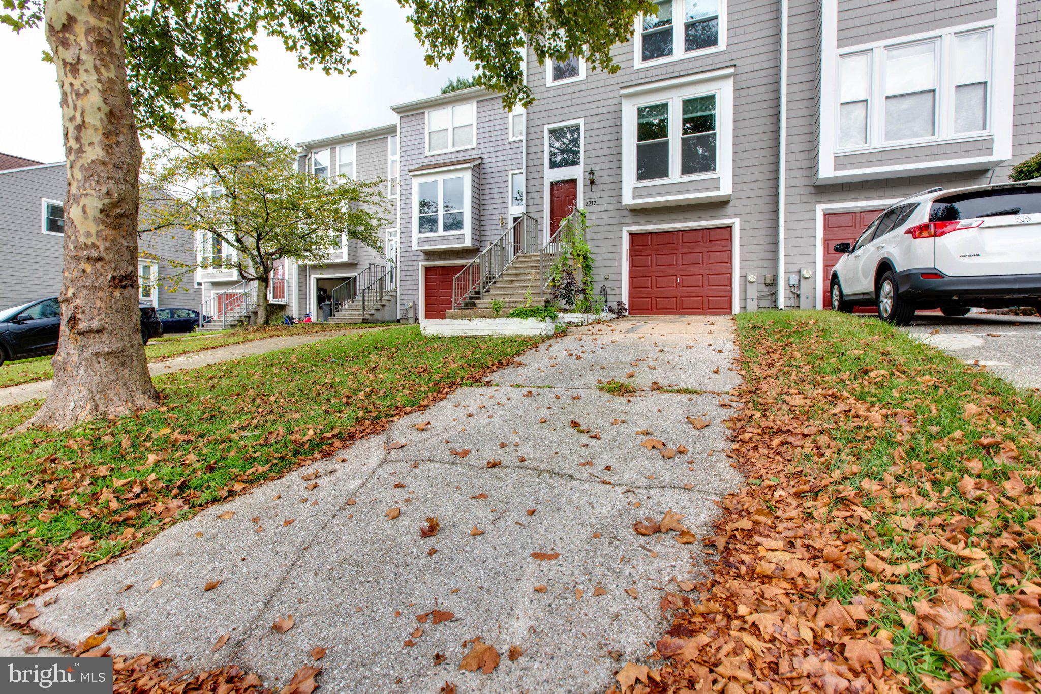 7717 HEATHERSIDE LANE