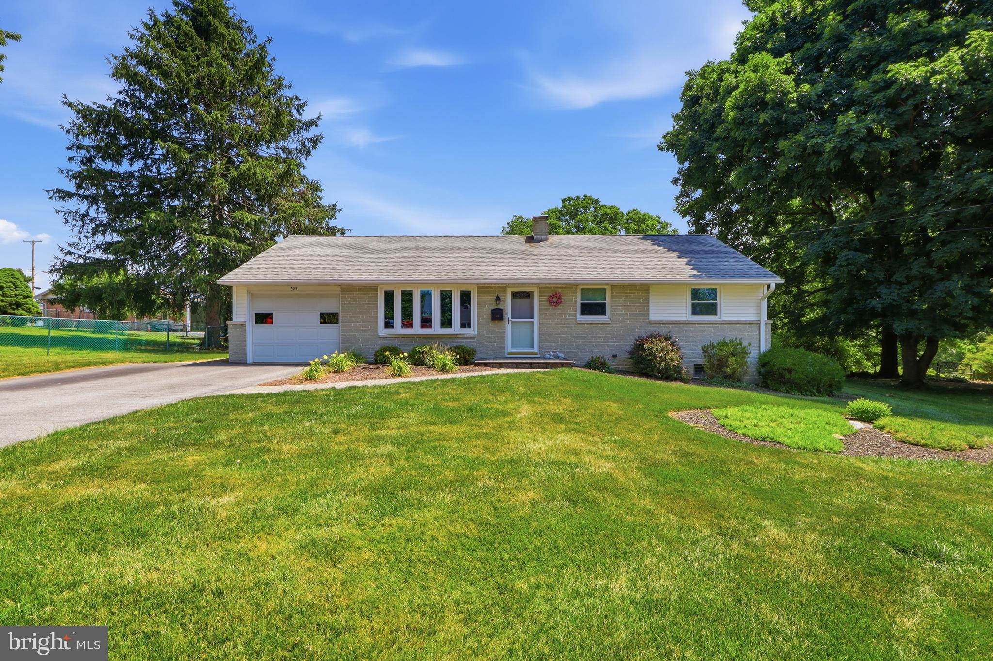 525 HENGST COURT