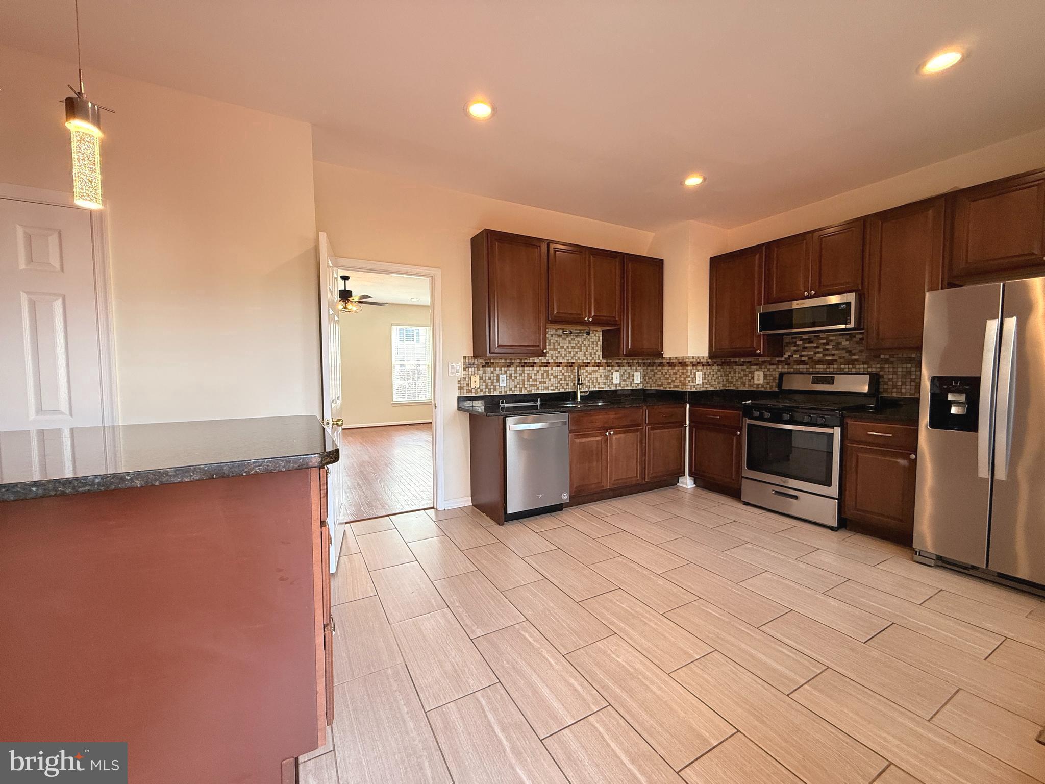 DOMINION STATION - Residential Lease