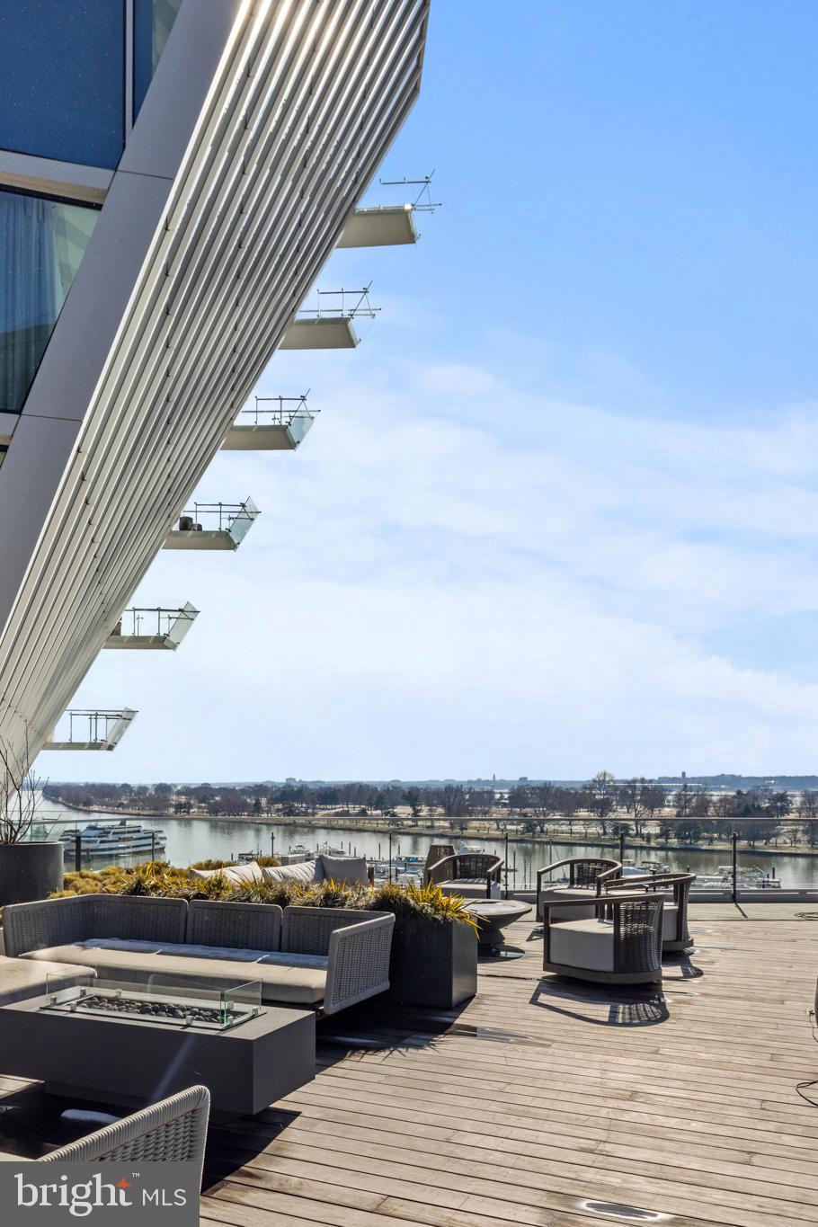 SOUTHWEST WATERFRONT - Residential