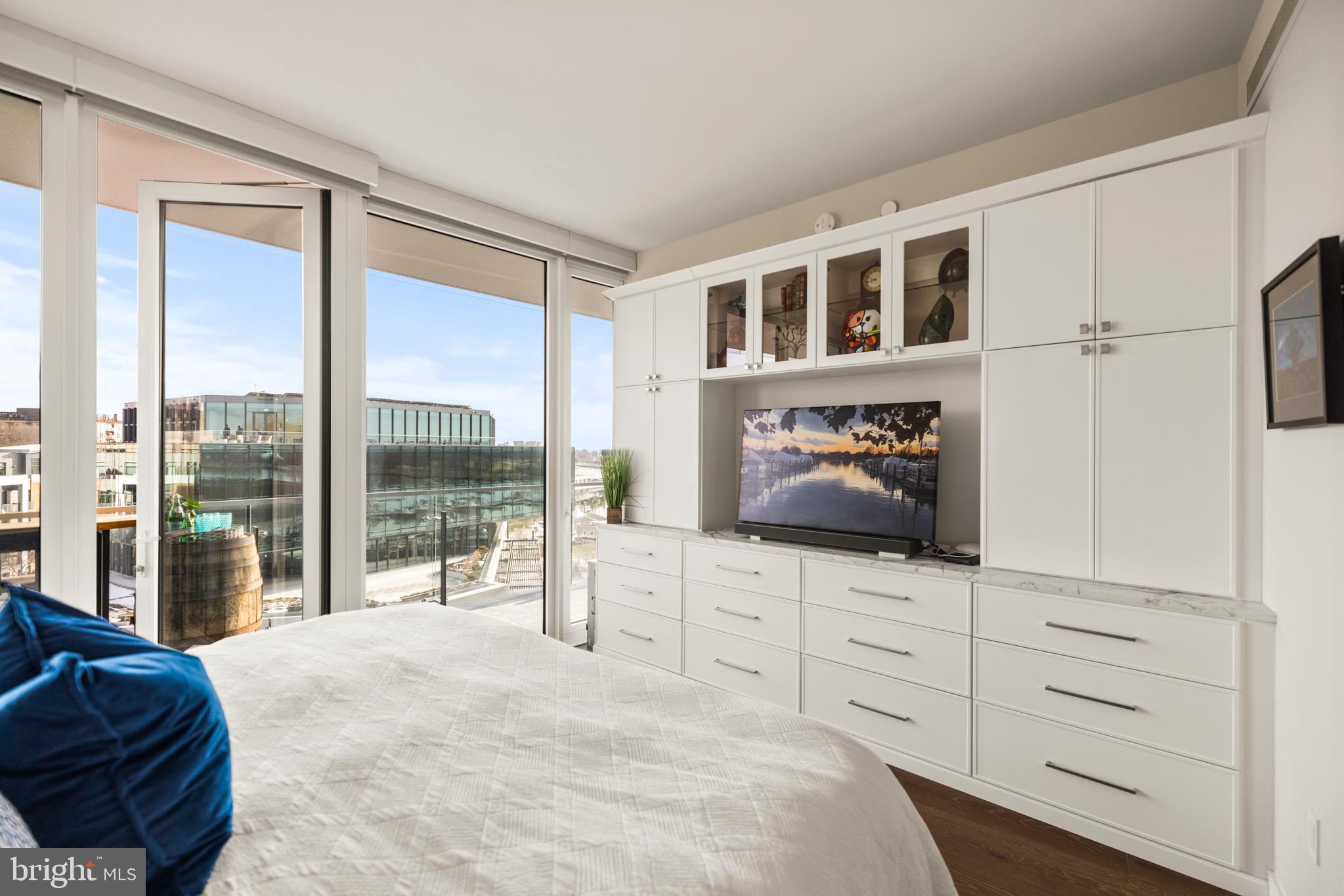 SOUTHWEST WATERFRONT - Residential