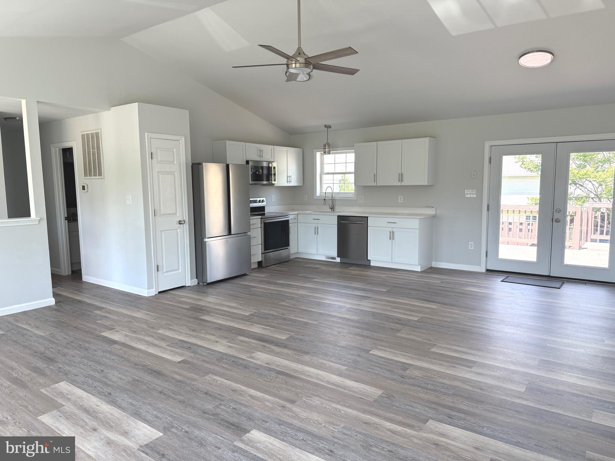 SYCAMORE VILLAGE - Residential