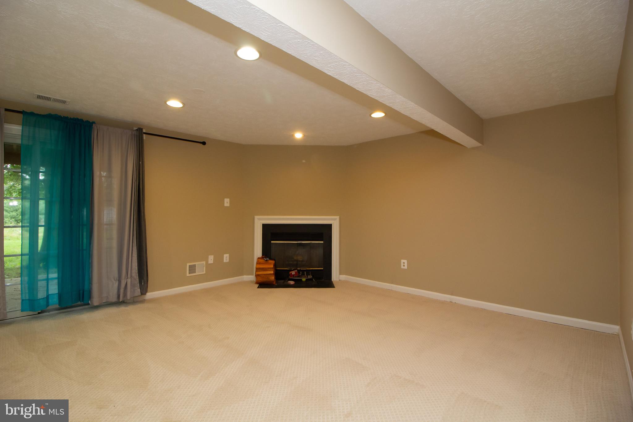 TOLL HOUSE - Residential