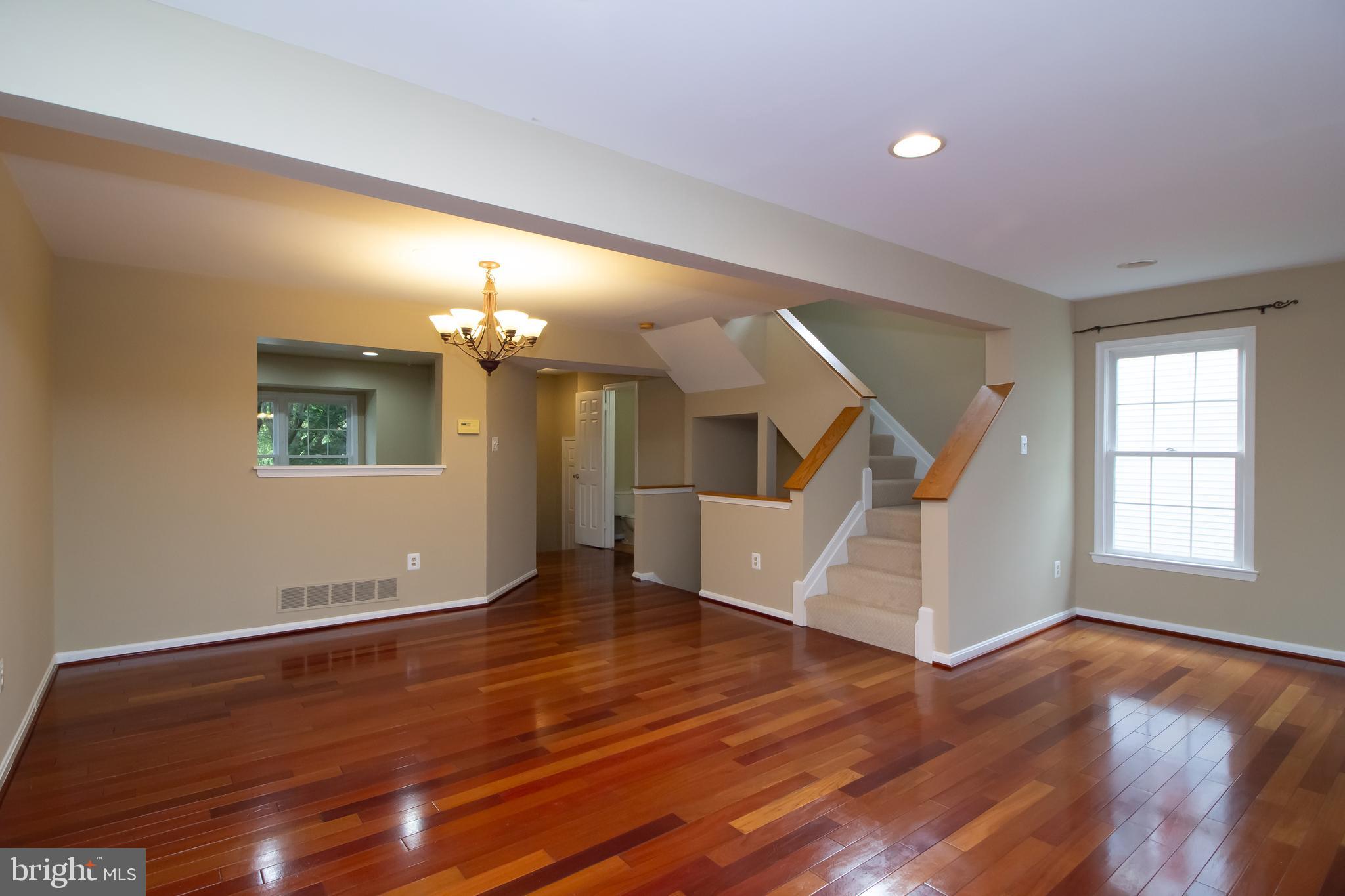 TOLL HOUSE - Residential