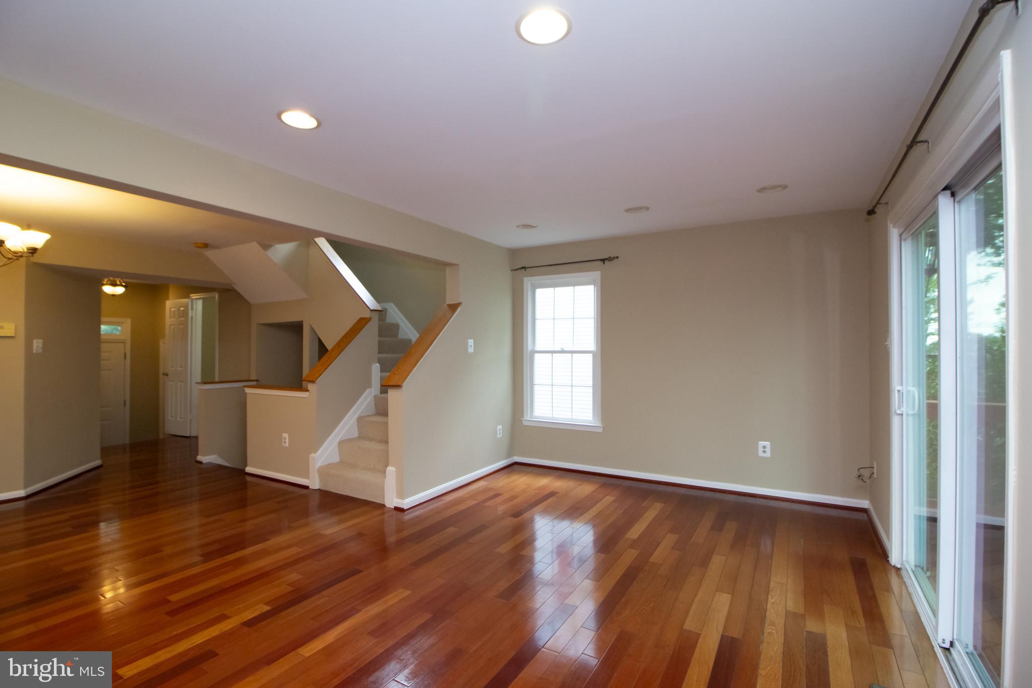 TOLL HOUSE - Residential