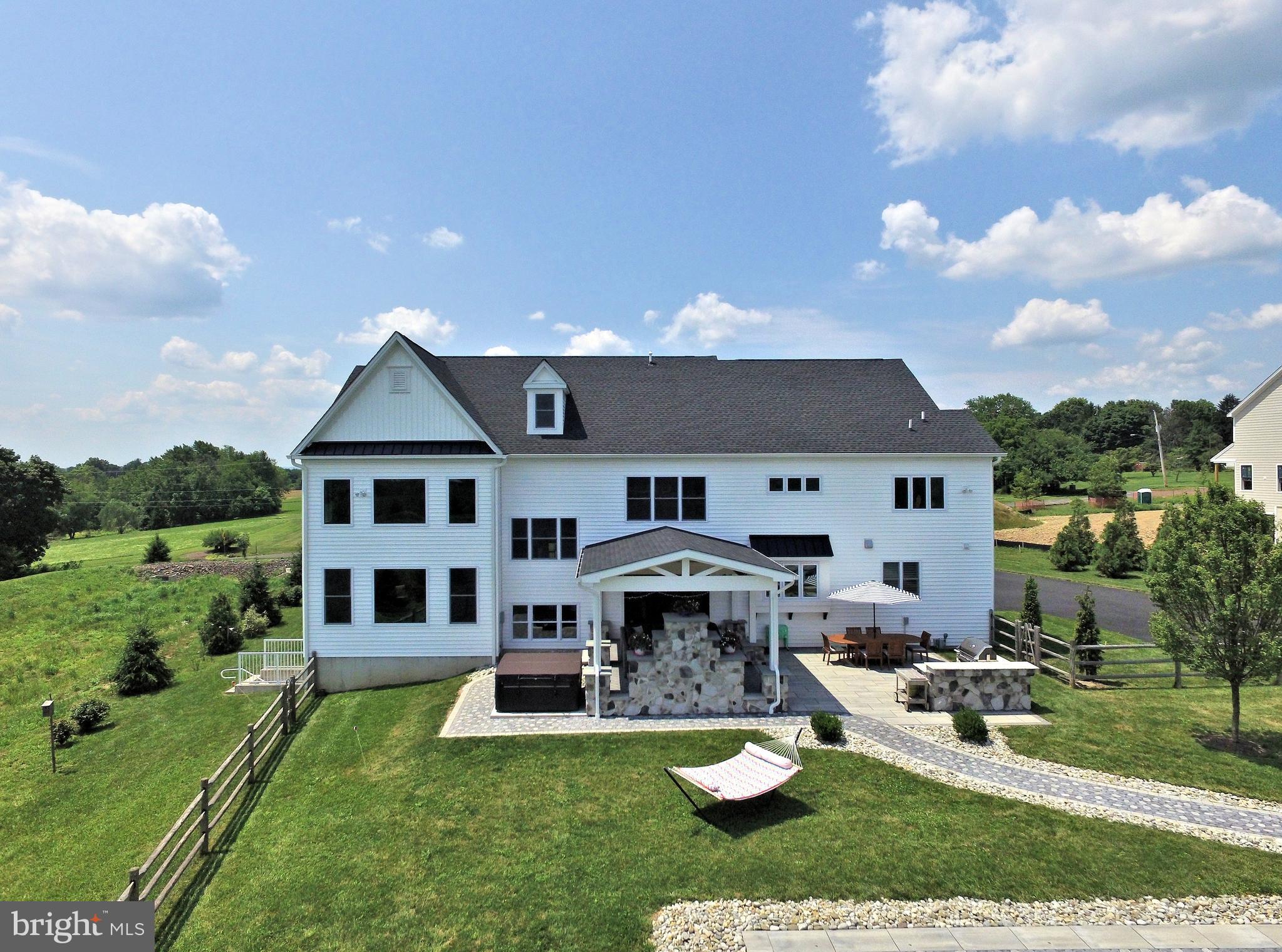 THE VINEYARD - Residential