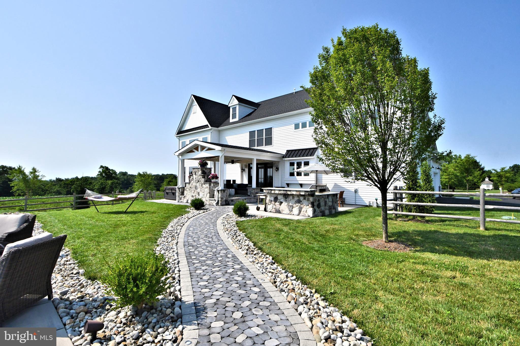 THE VINEYARD - Residential