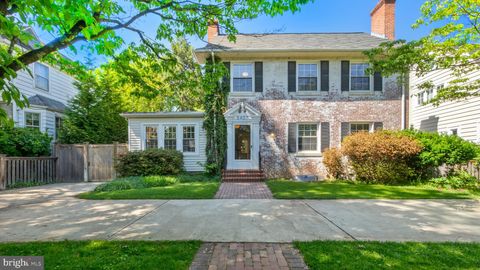 Photo of 5407 Wilson Lane, Bethesda, MD 20814 (MLS # MDMC2132294)